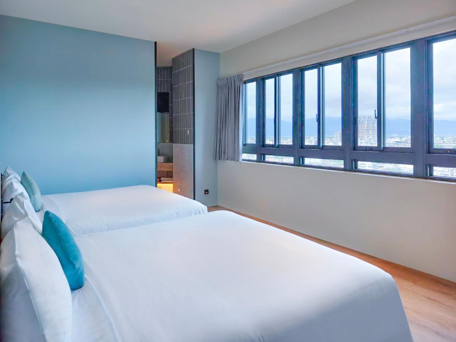 Deluxe Quadruple Room - Photo 6