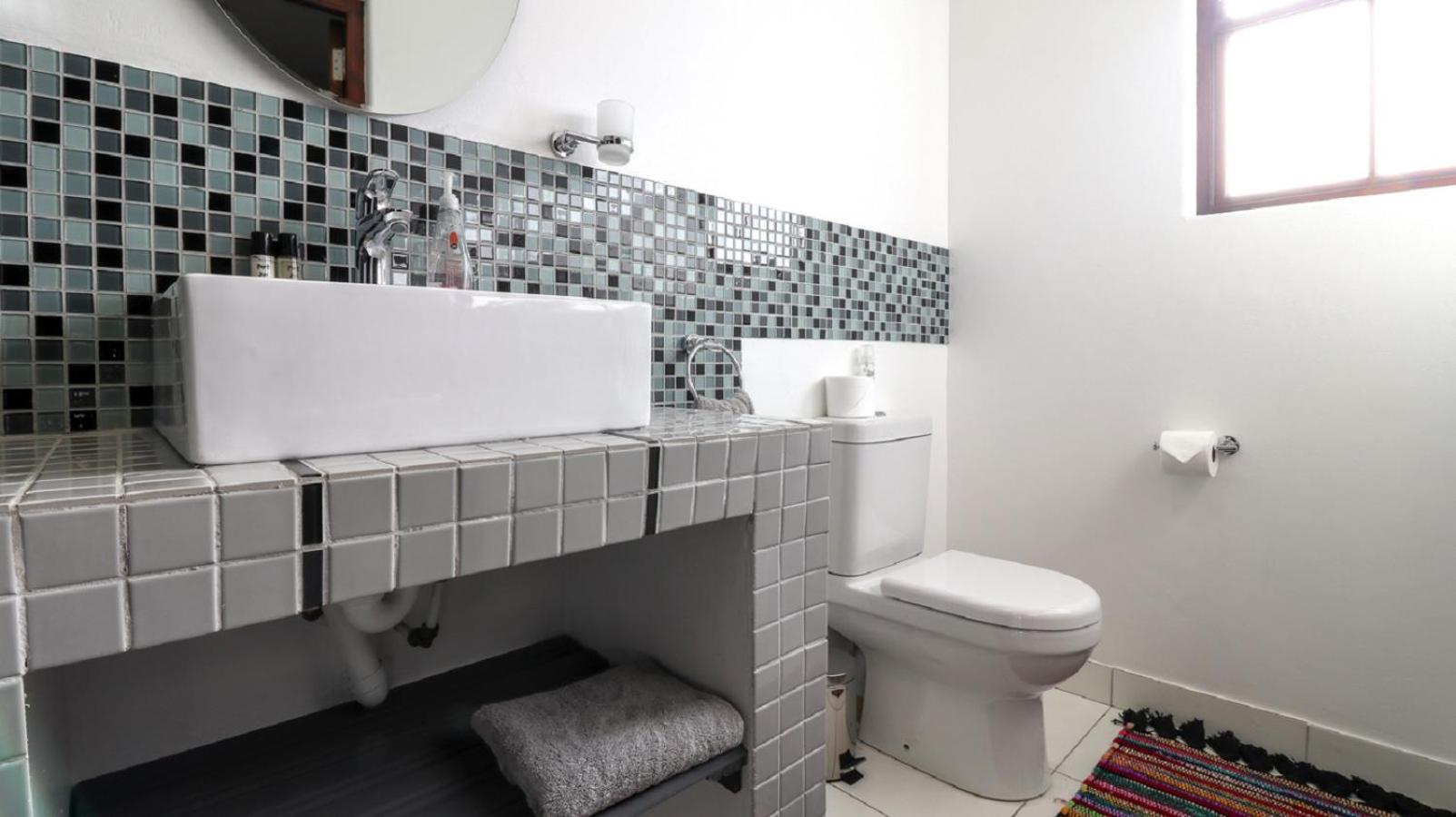 Standard Queen Room - Photo 14