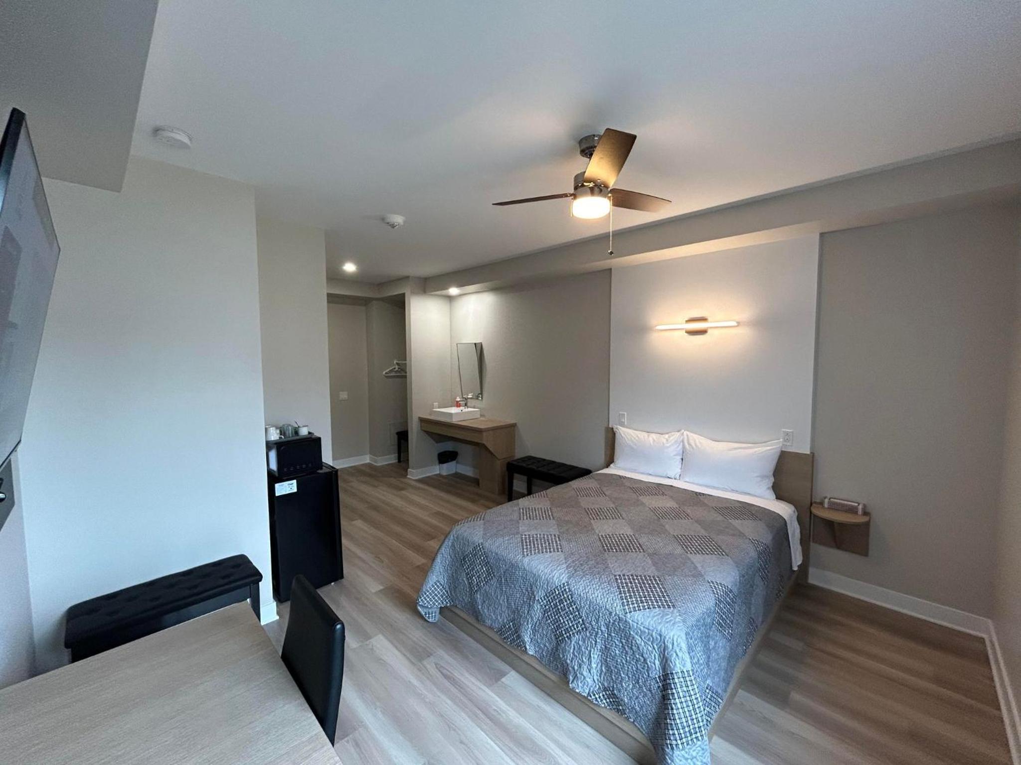 Double Room - Disability Access photo 2