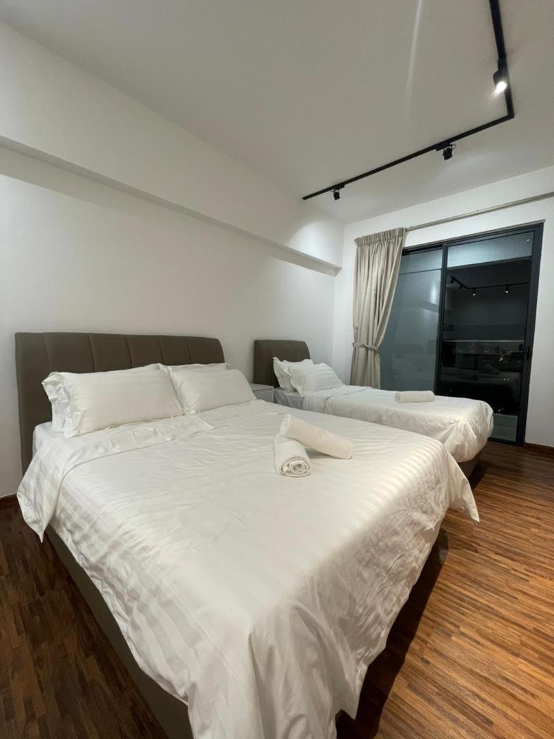 Apartment with View and Balcony photo 2