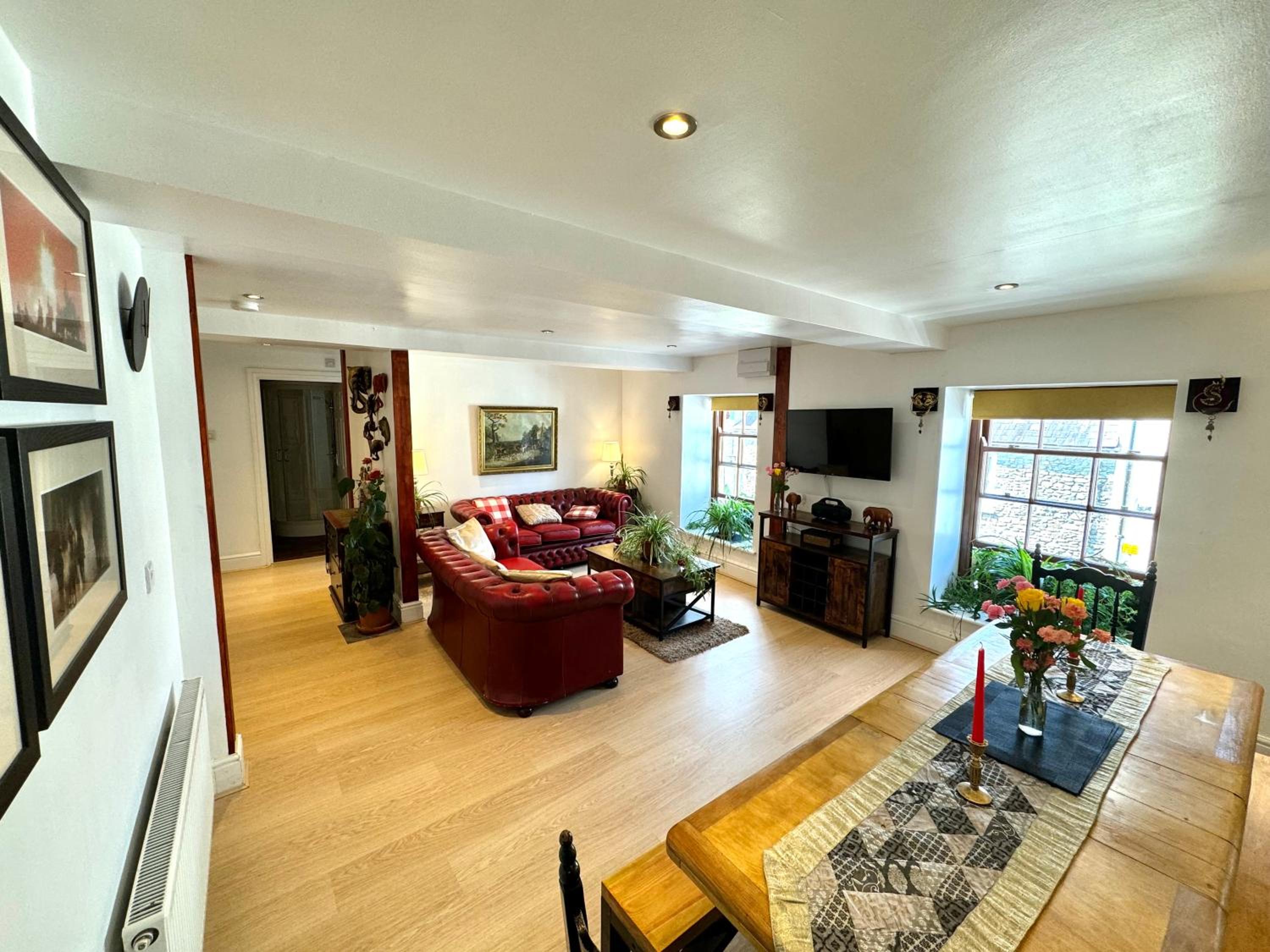 Two-Bedroom Deluxe Apartment photo 1