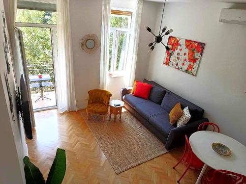 Apartment with Balcony photo 1