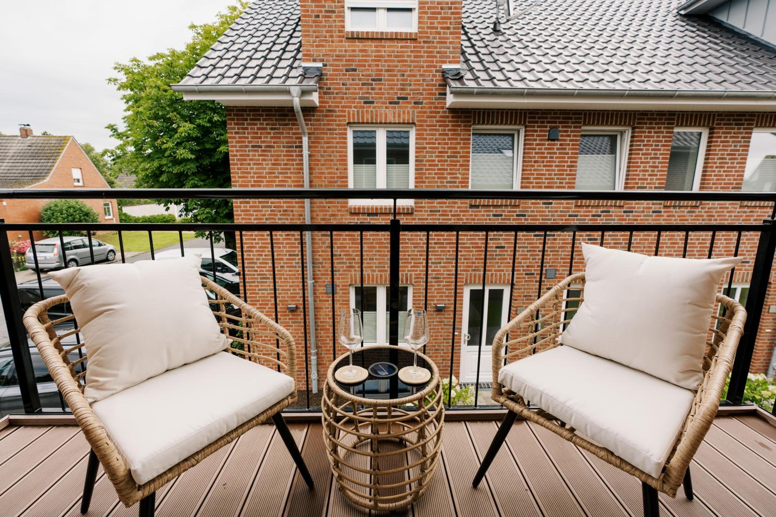 Apartment with Balcony photo 3