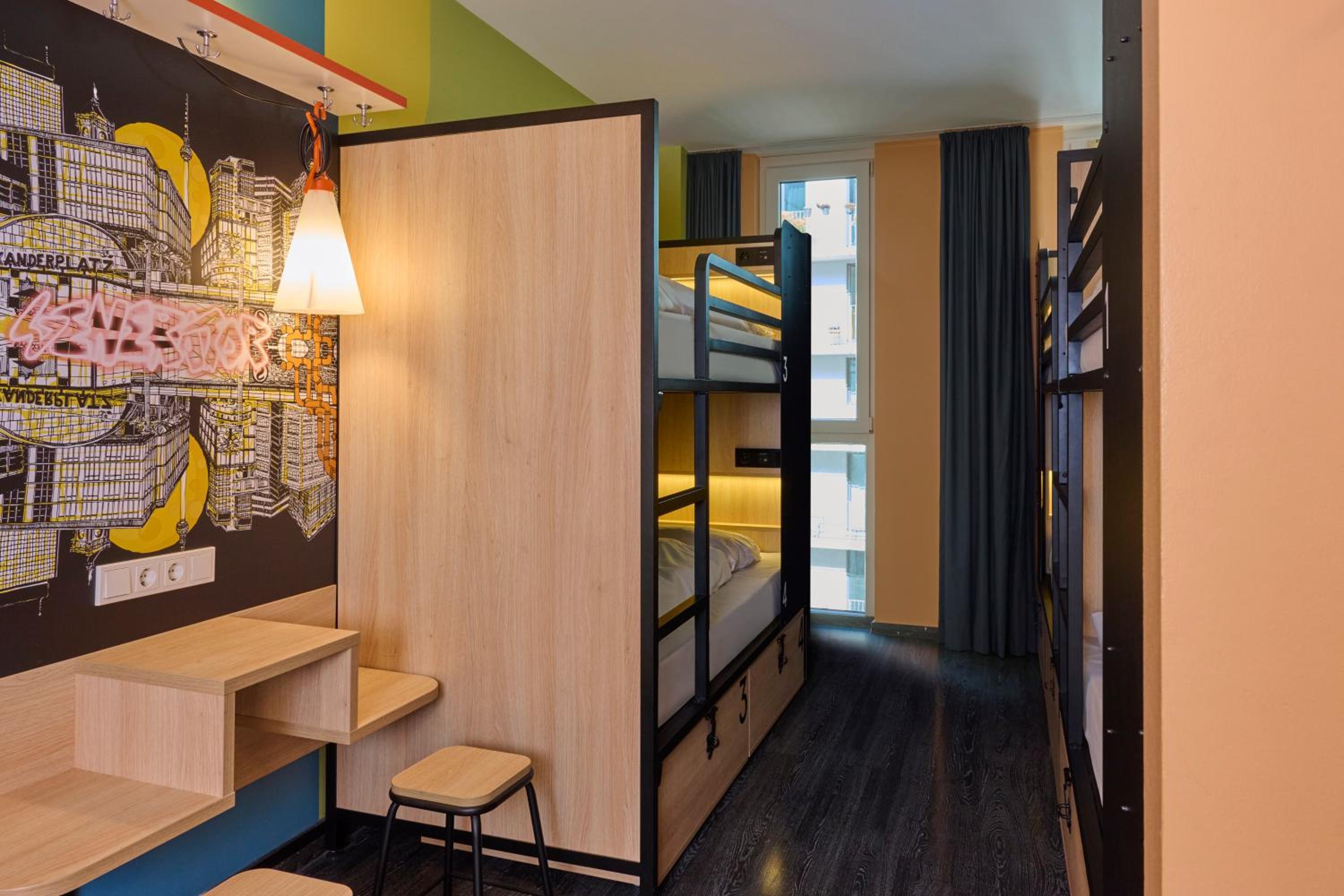 6-Bed Room with Shared Bathroom