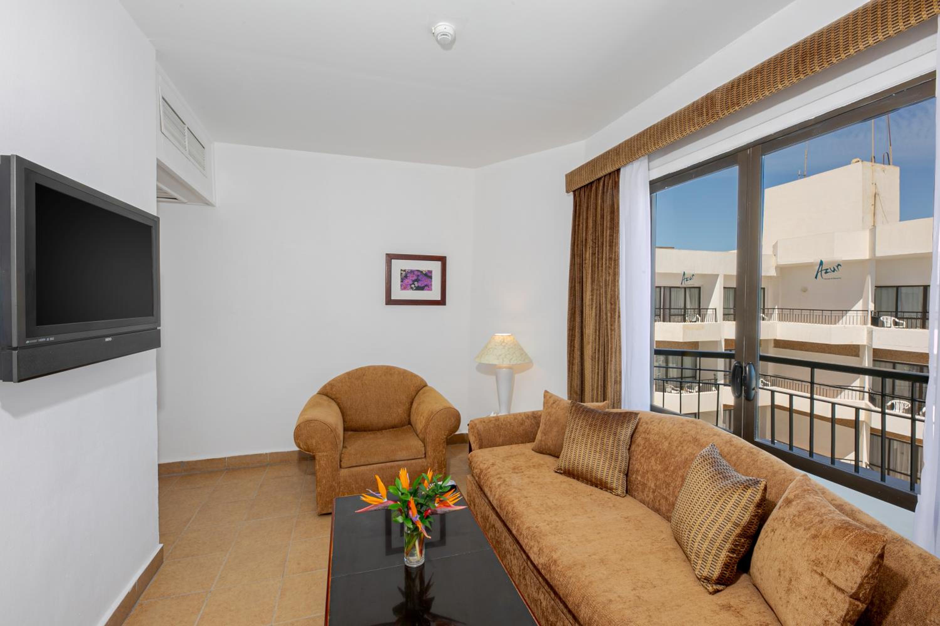 Suite with Side Sea View - Photo 6