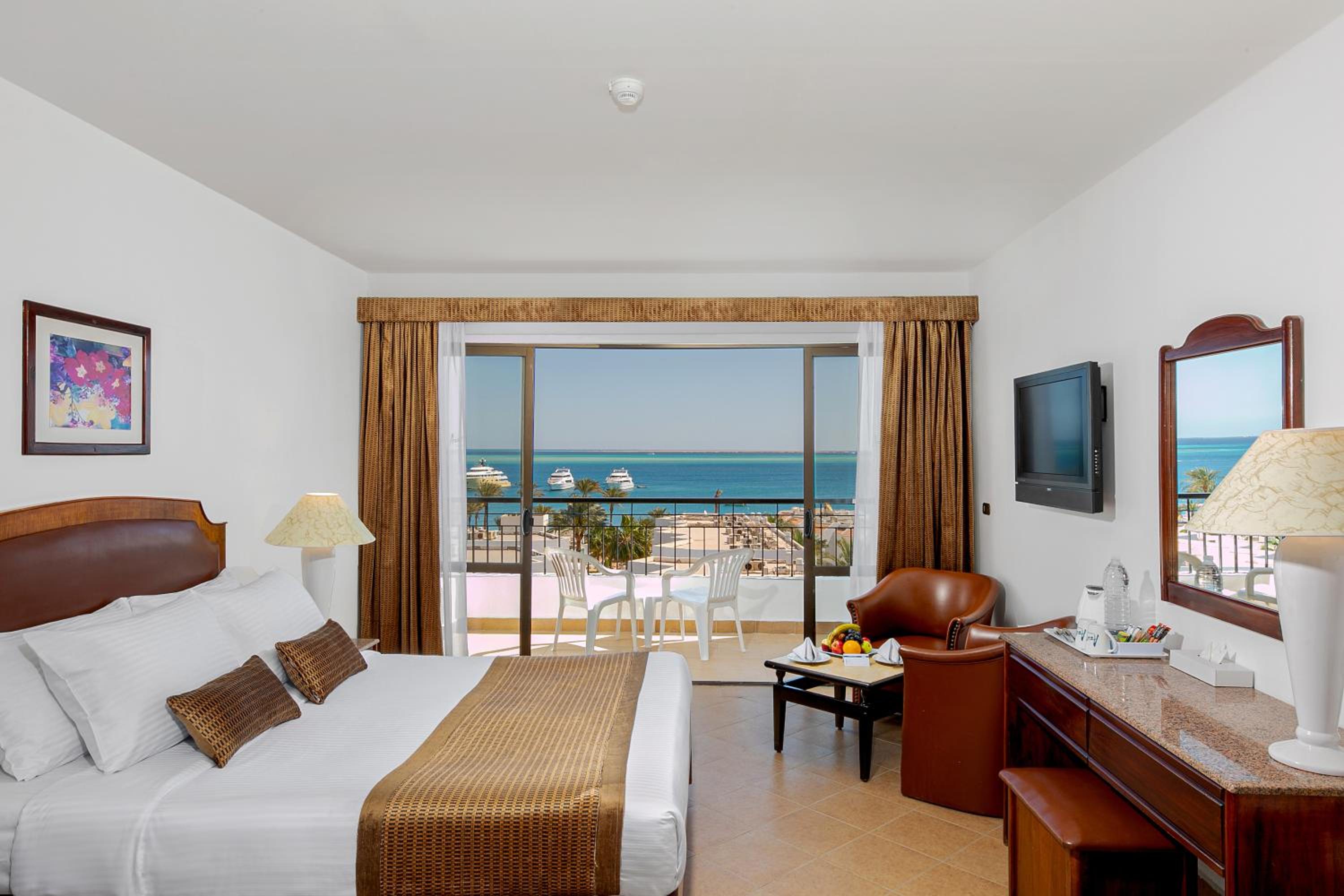 Suite with Side Sea View - Photo 8