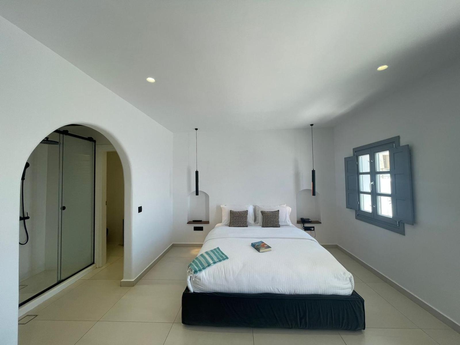 Superior Suite with Sea View - Photo 19