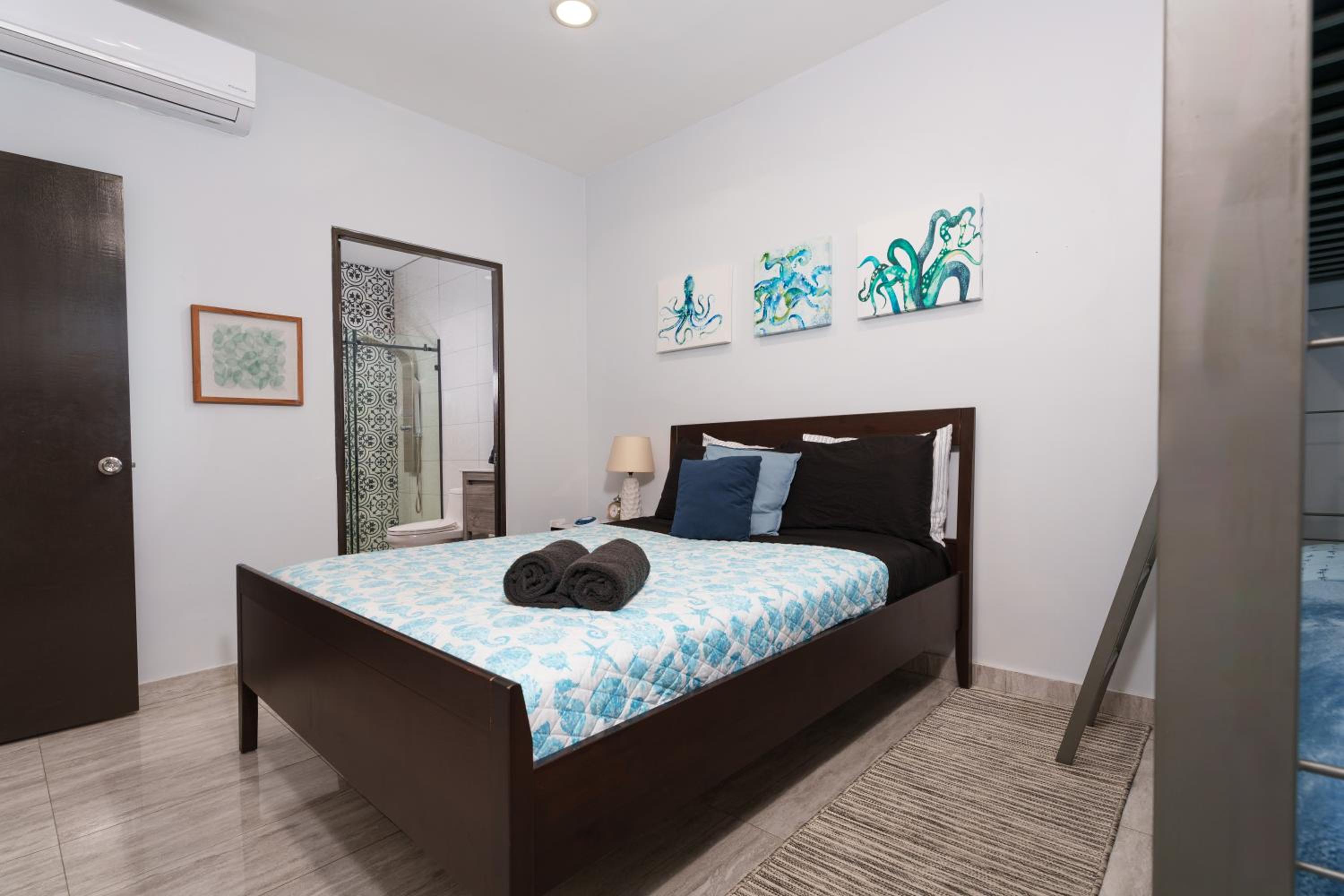 Deluxe Residence - Photo 8