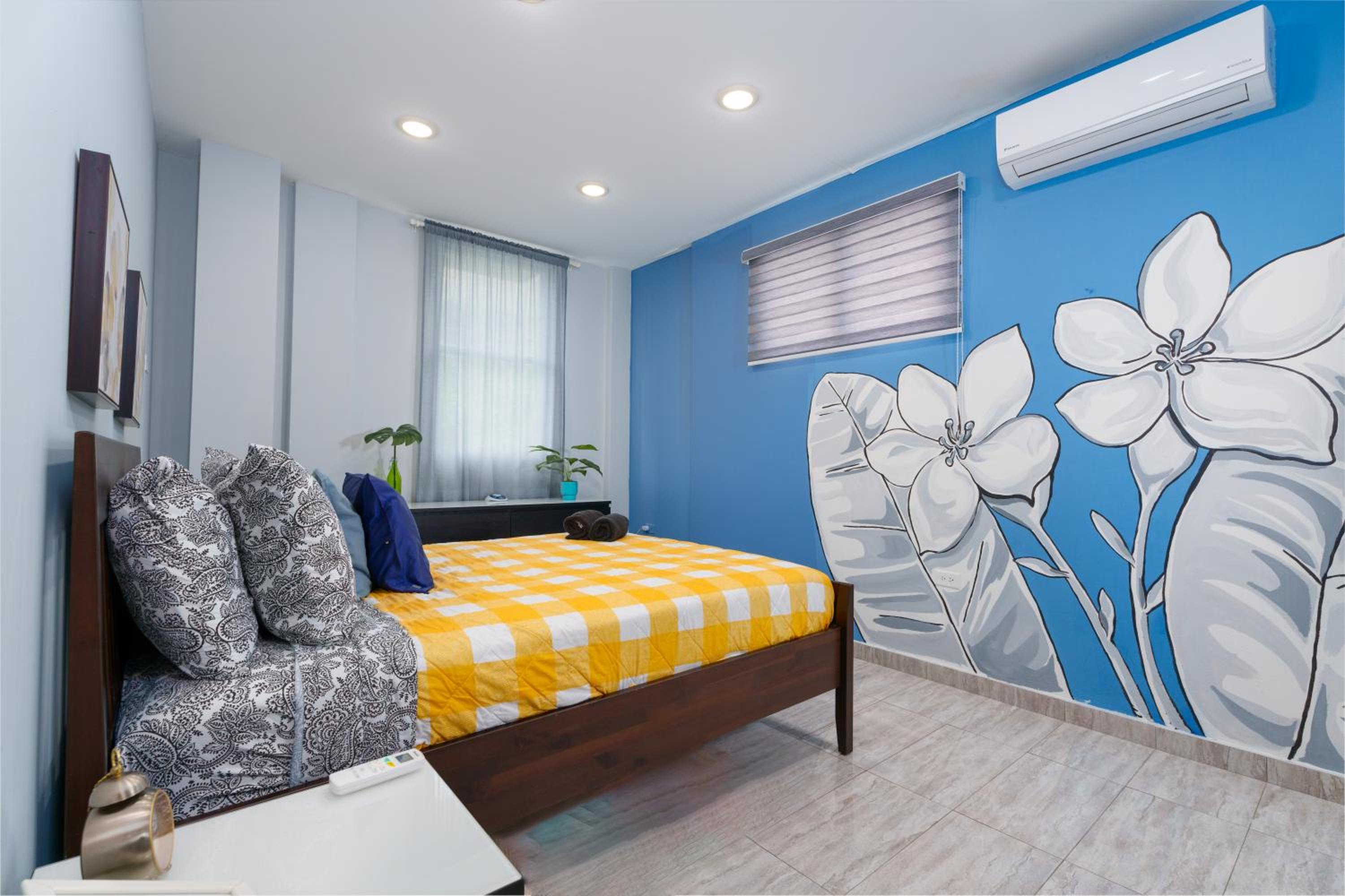 Deluxe Residence - Photo 1