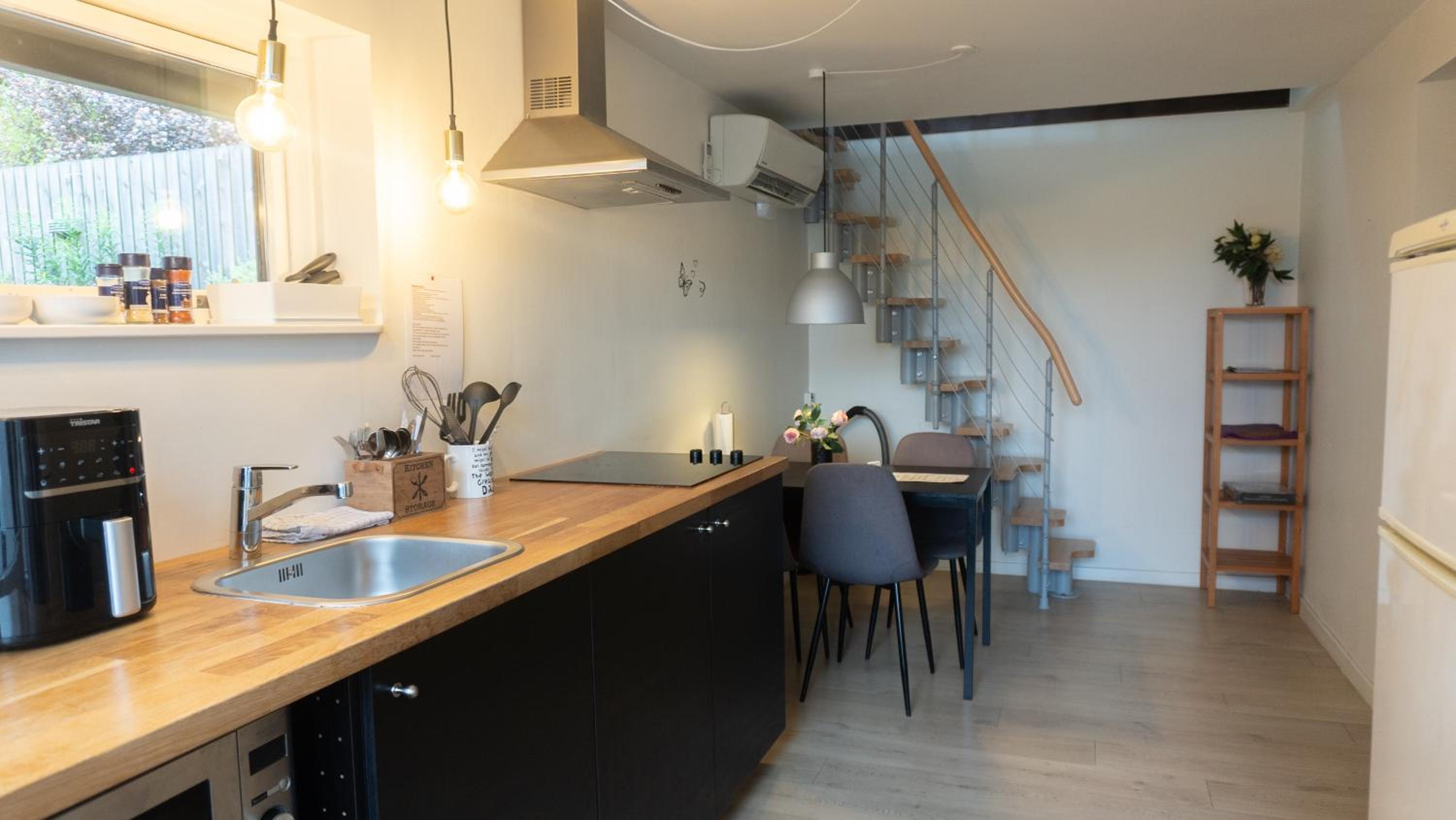 Apartment photo 2