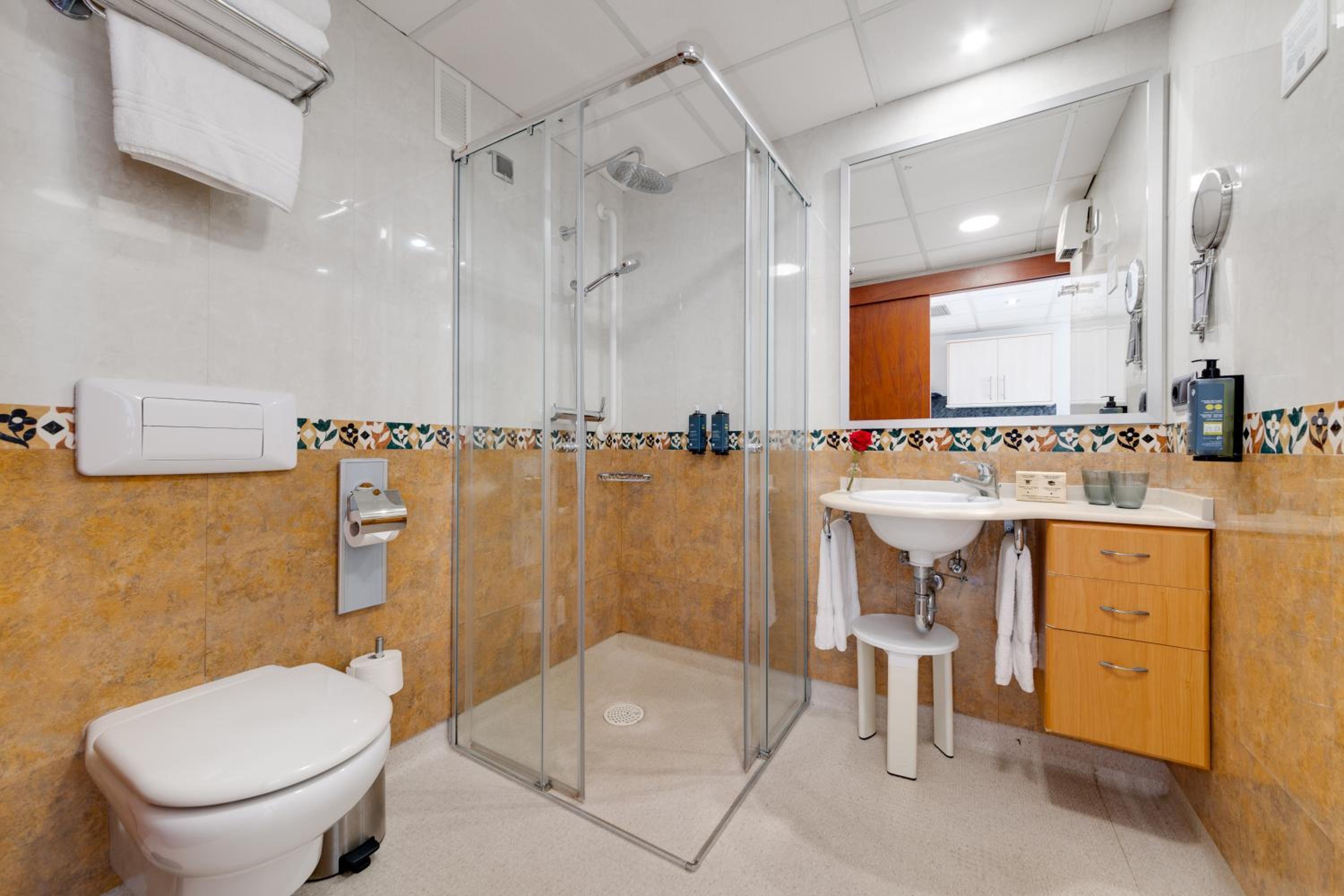Standard Double or Twin Room with Garden View