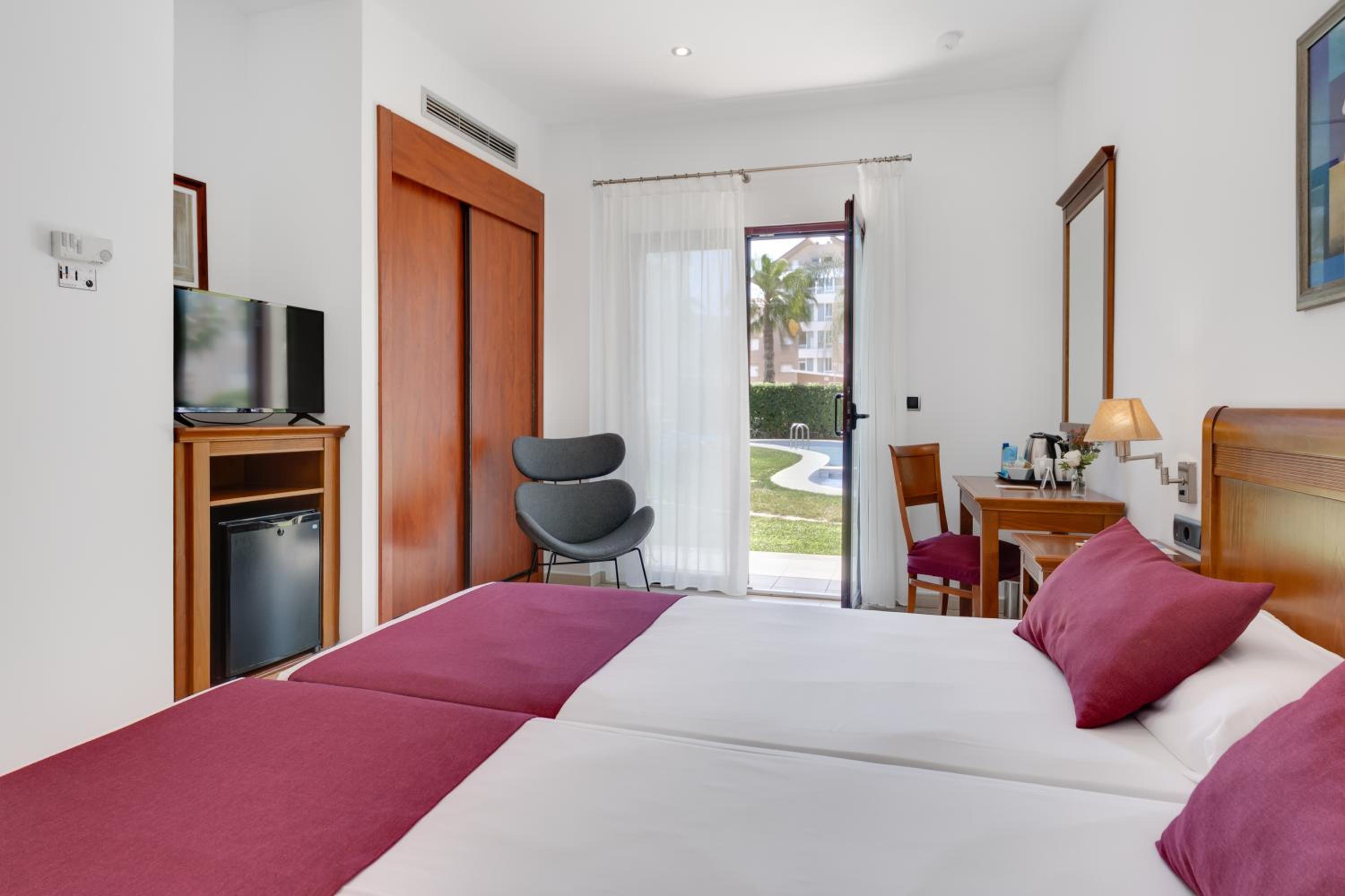 Double or Twin Room with Garden Access