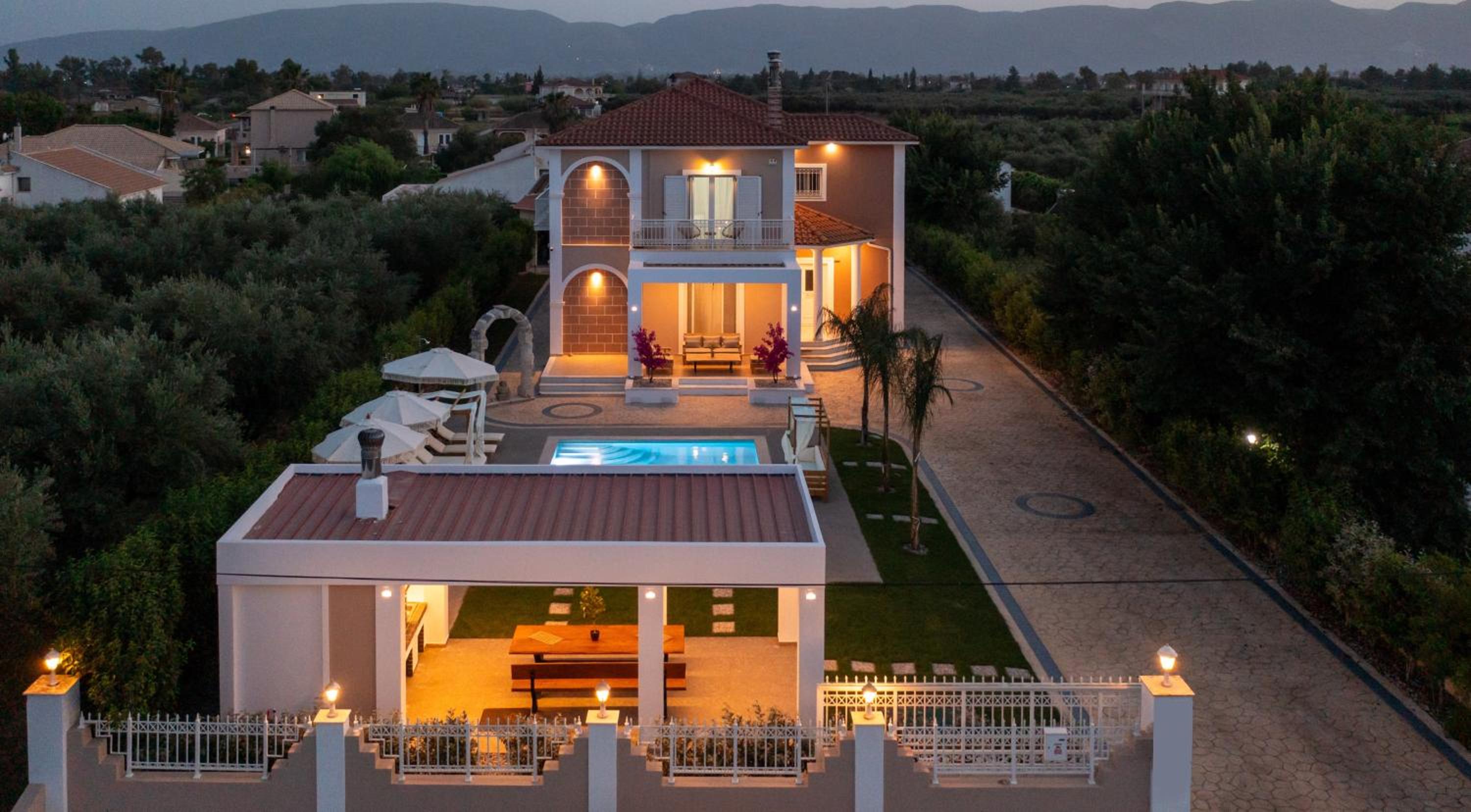 Villa photo 2