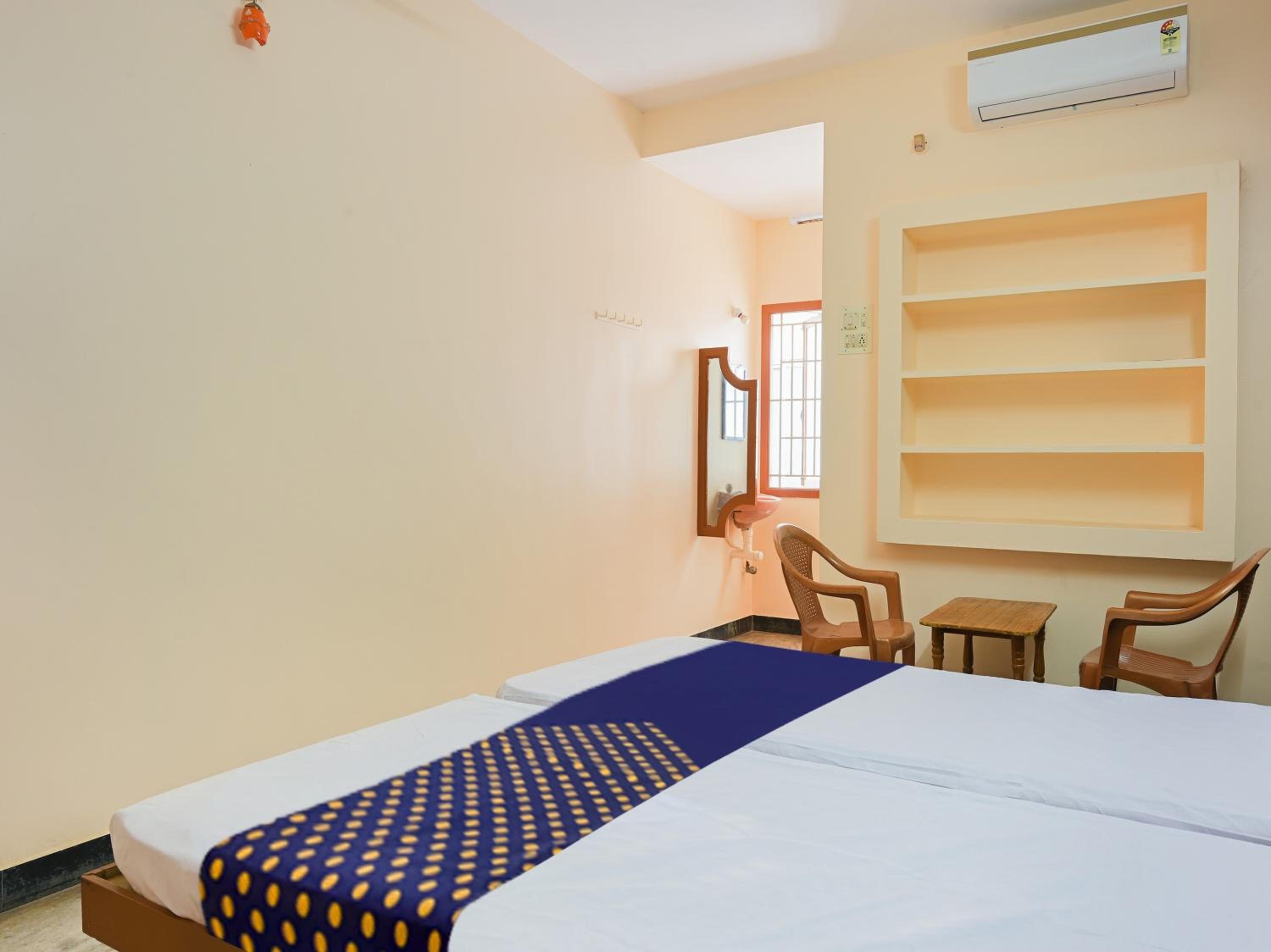 Standard Double Room photo 3