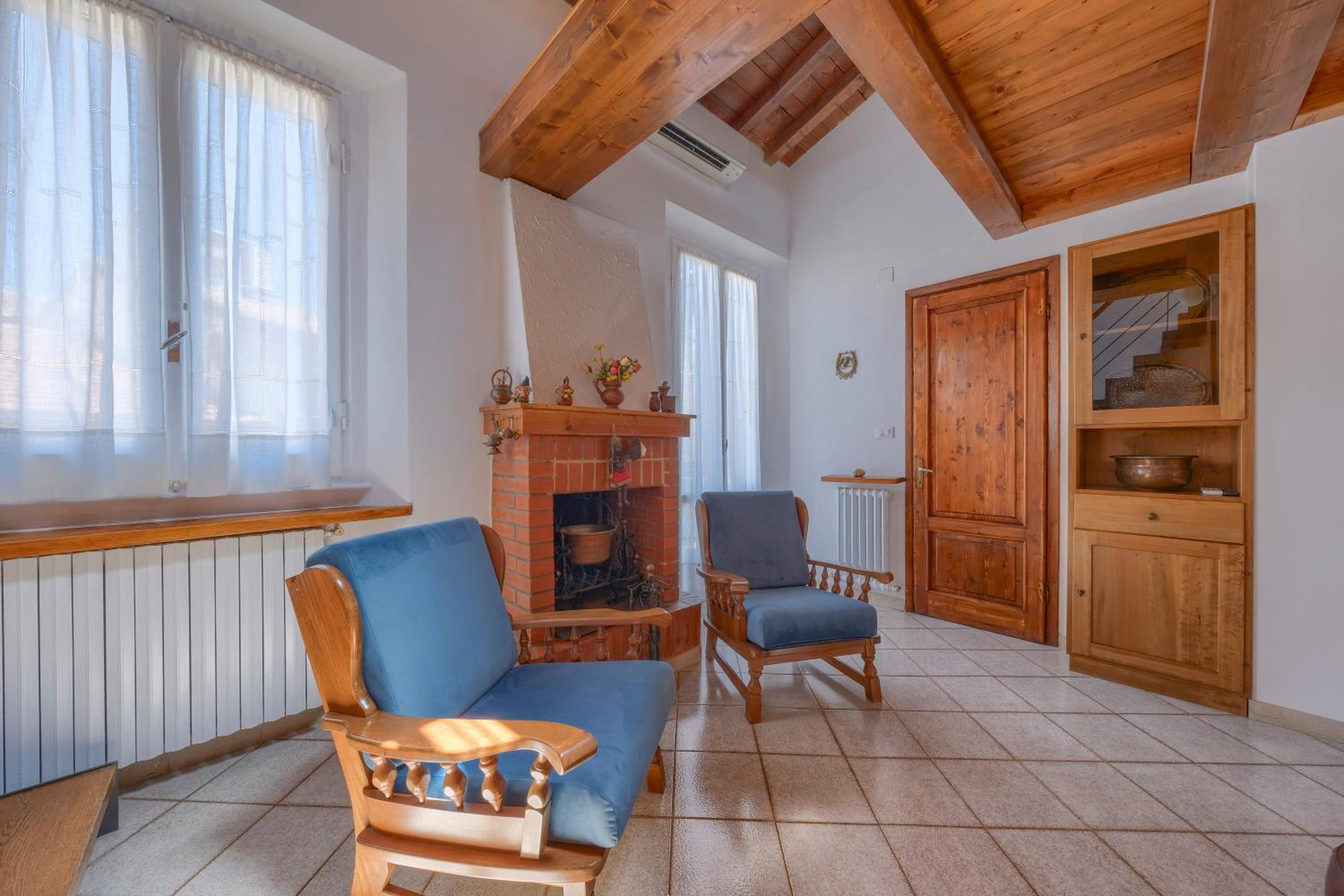 Two-Bedroom Apartment with Balcony photo 2