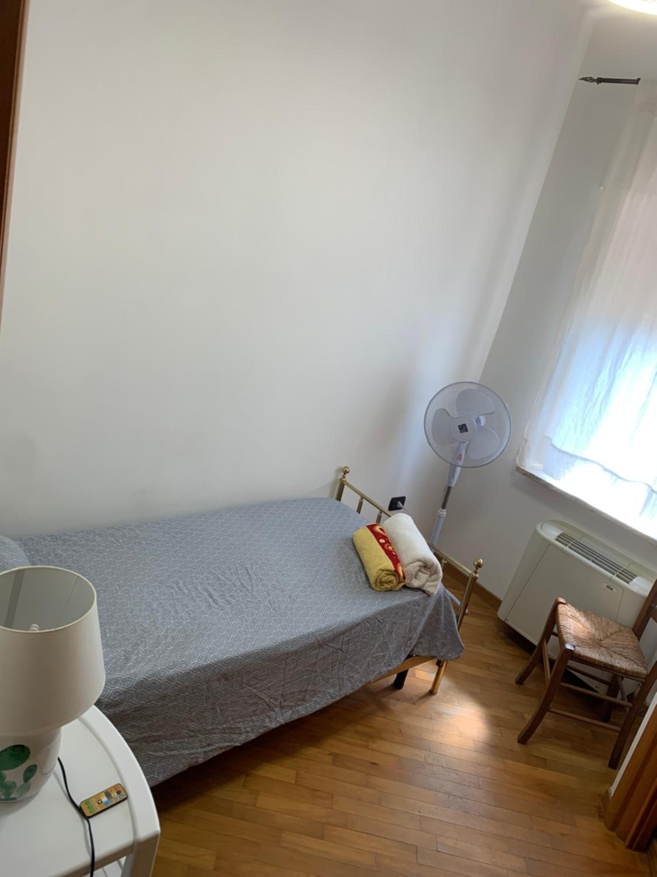 Single Room with Private Bathroom photo 3