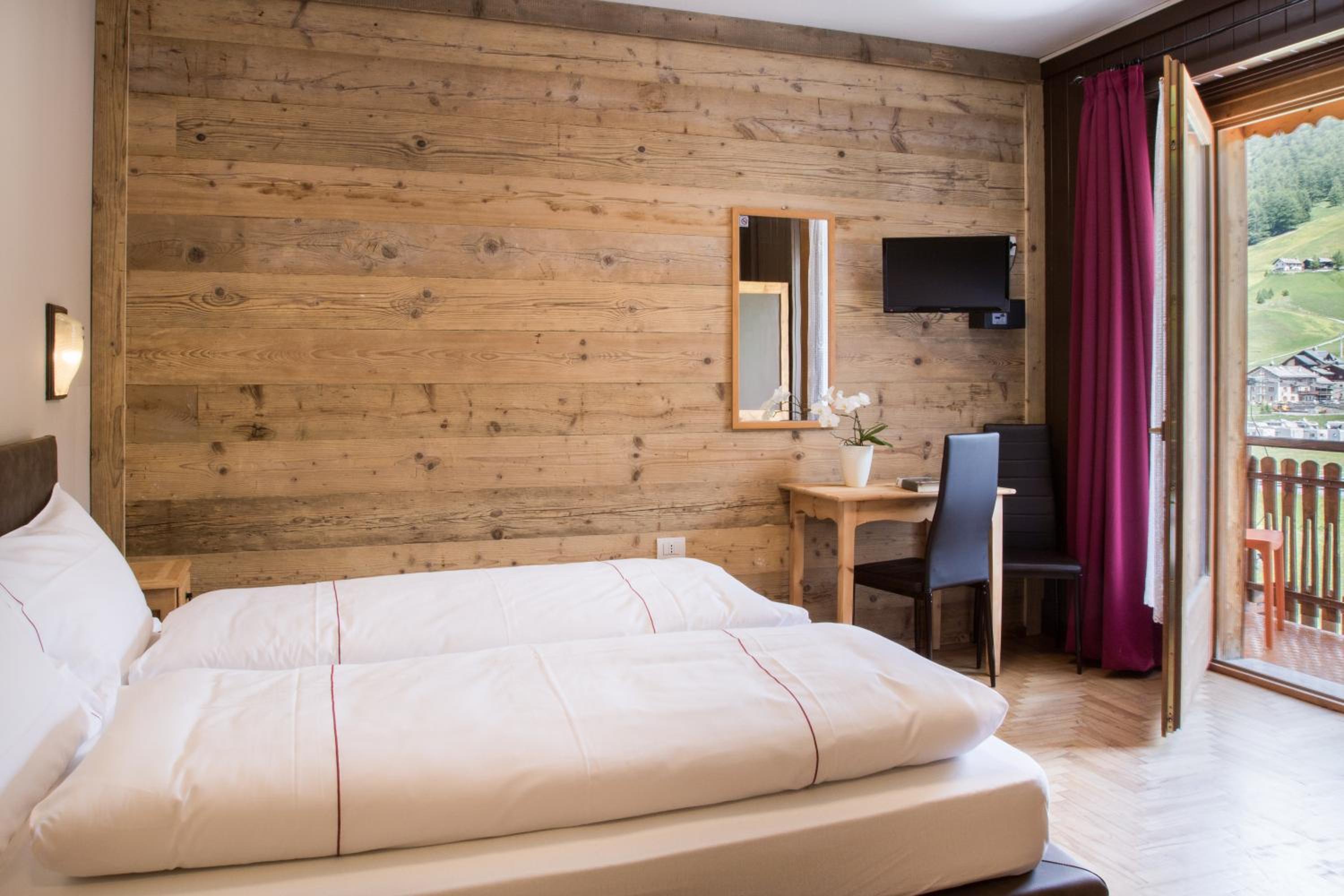 Standard Double Room with Balcony photo 2