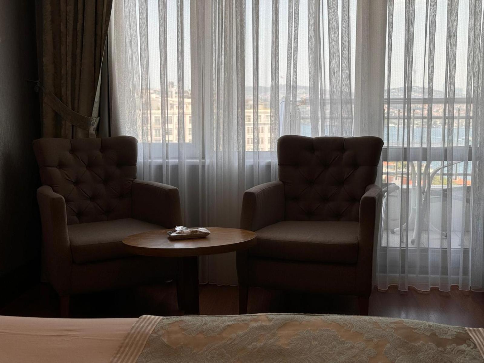 Deluxe Double Room with Balcony and Sea View photo 3