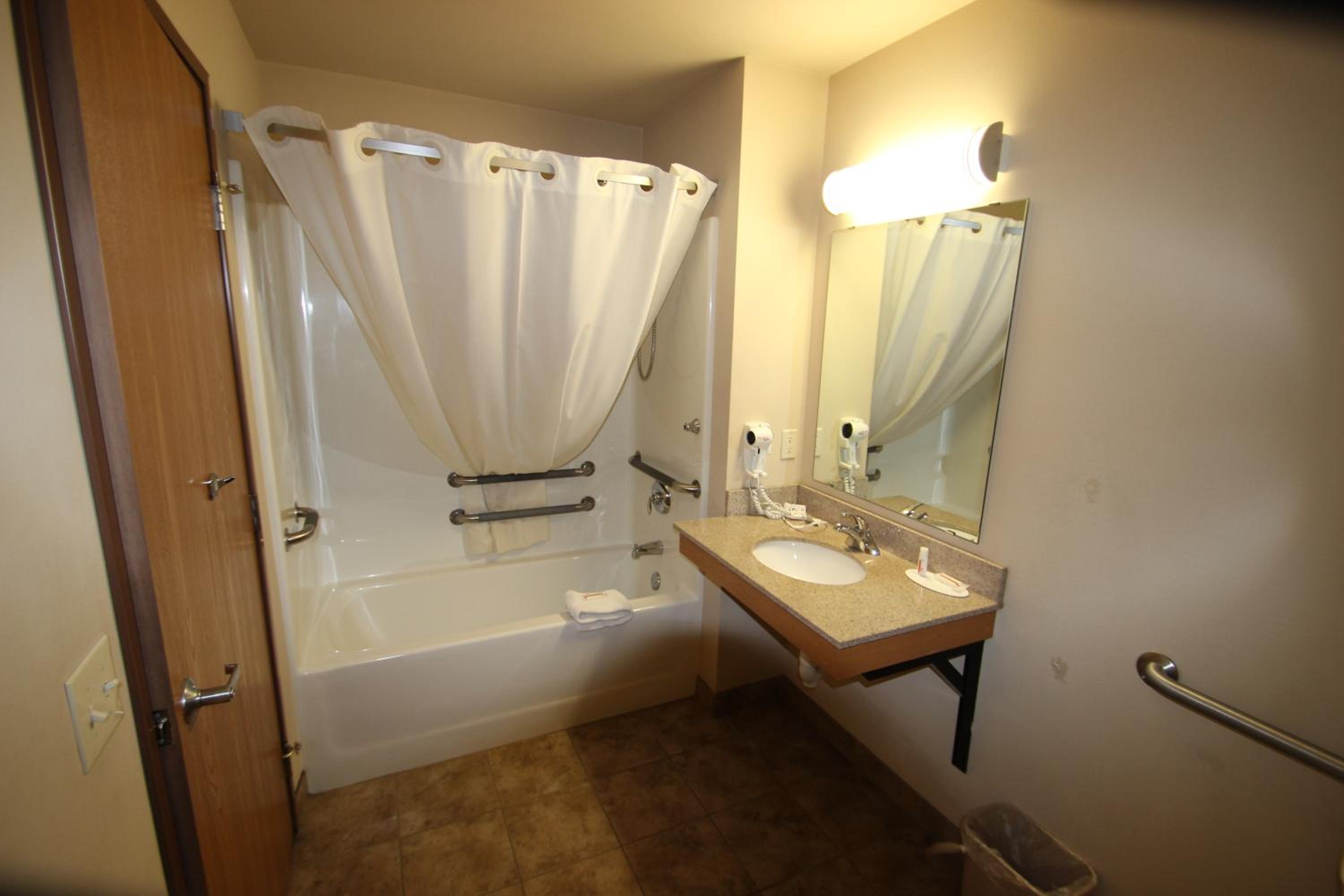 King Room - Disability Access/Non-Smoking - Photo 2
