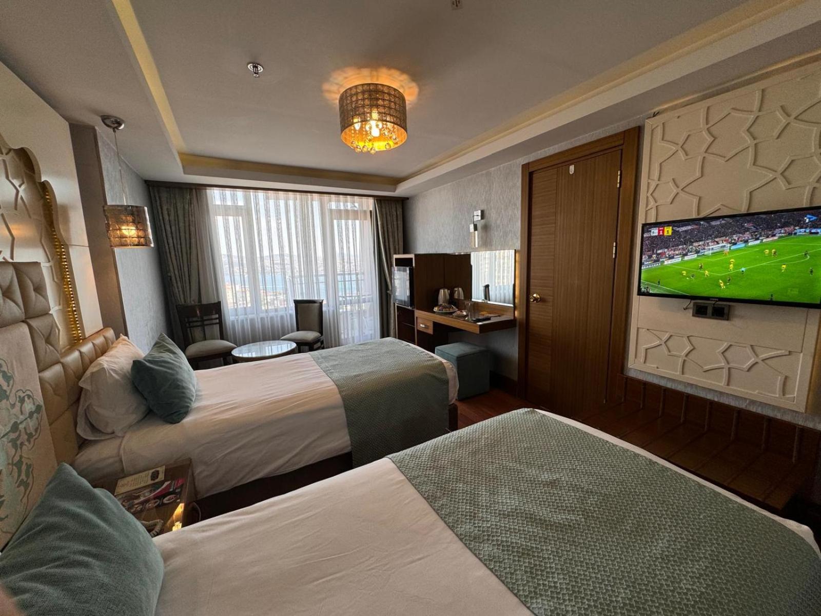 Family Suite with Balcony photo 3