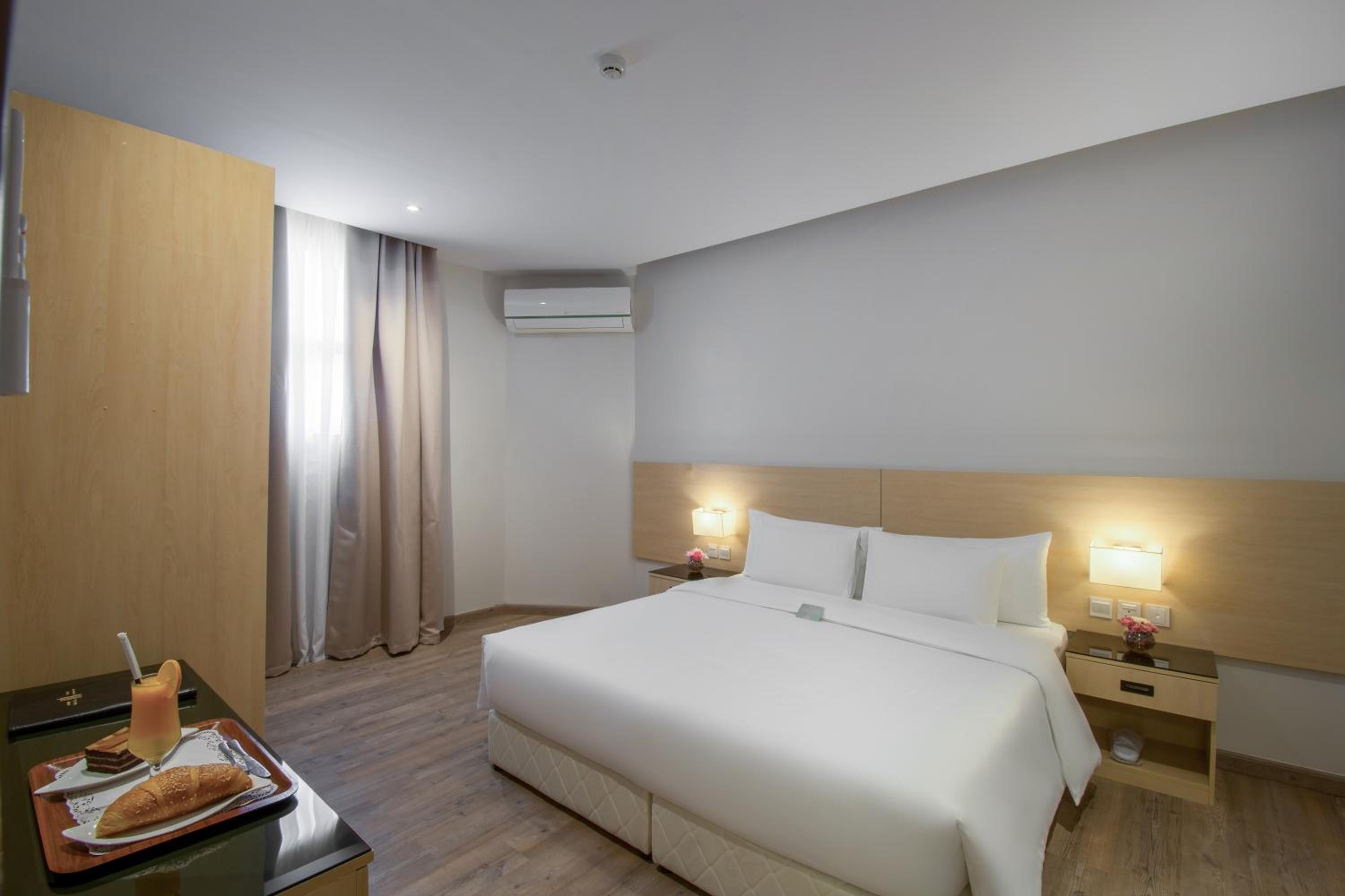 Deluxe Junior Suite photo 1
