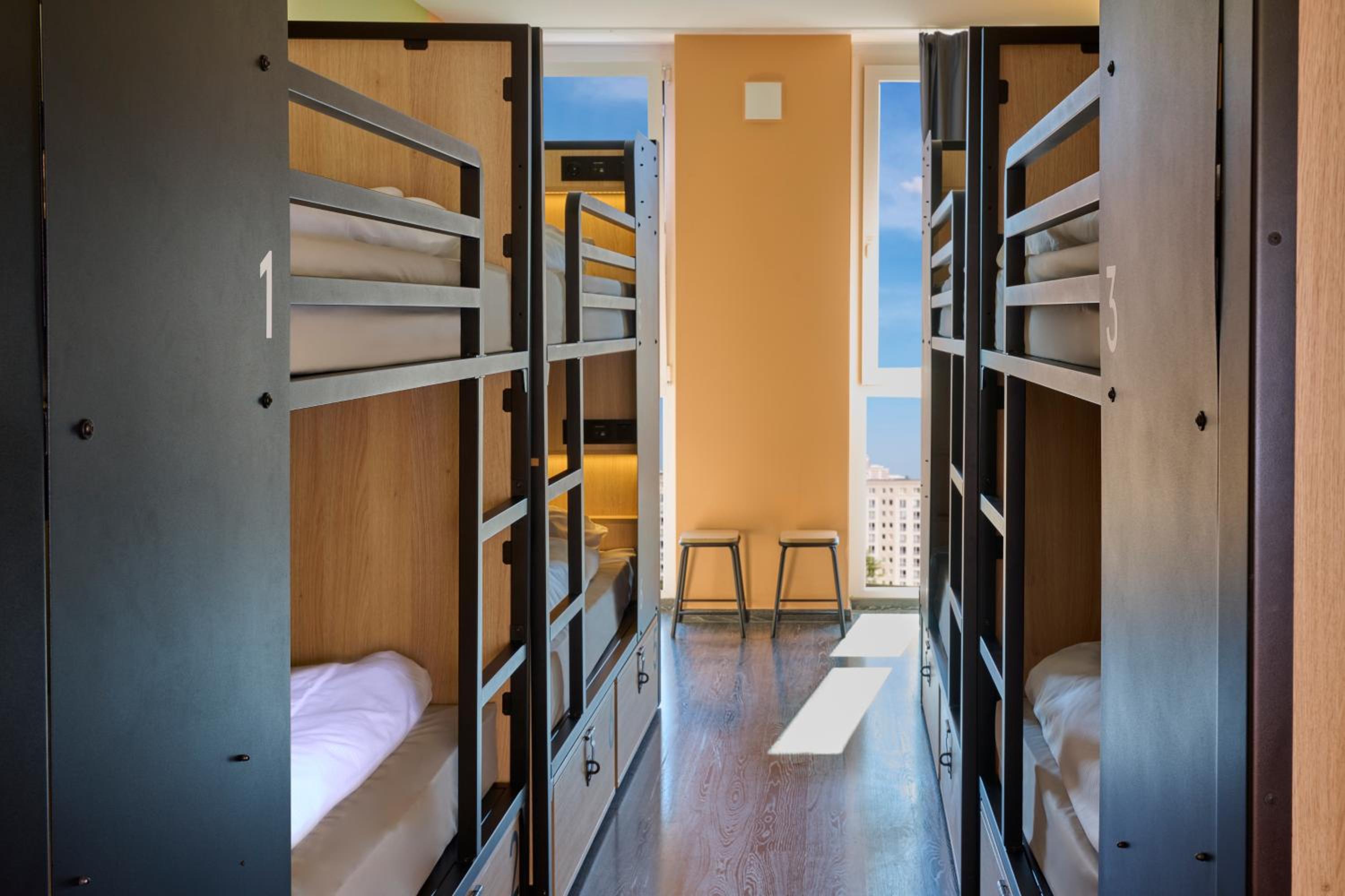 8-Bed Room with Shared Bathroom