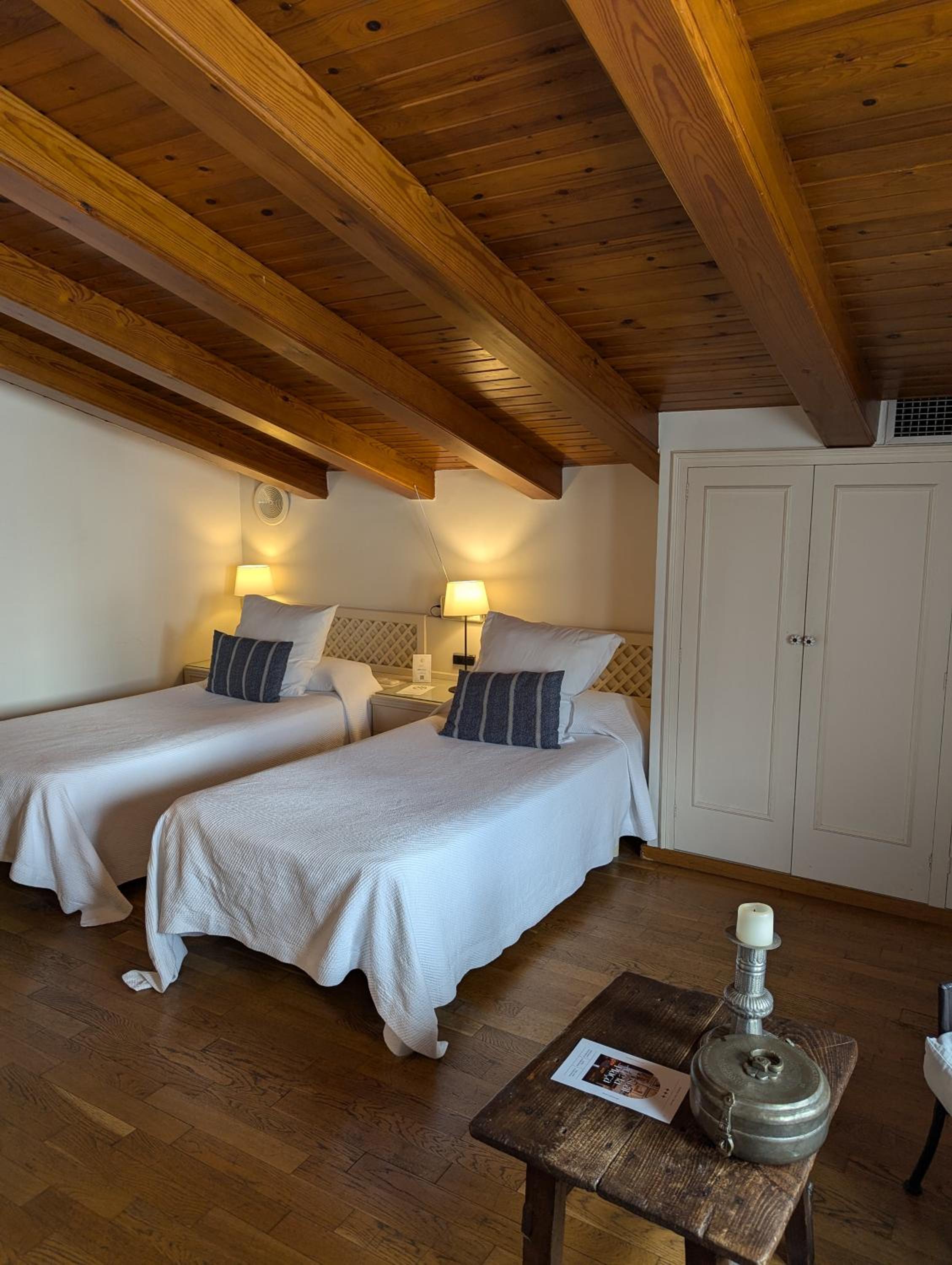 Standard Twin Room photo 2