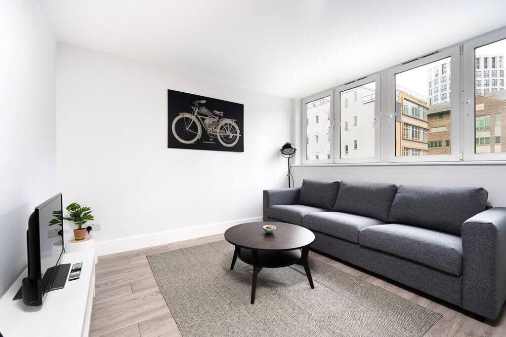 Apartment photo 2