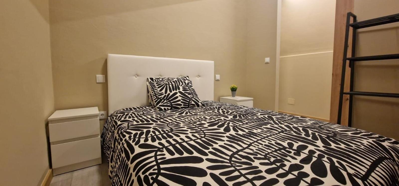 One-Bedroom House photo 1