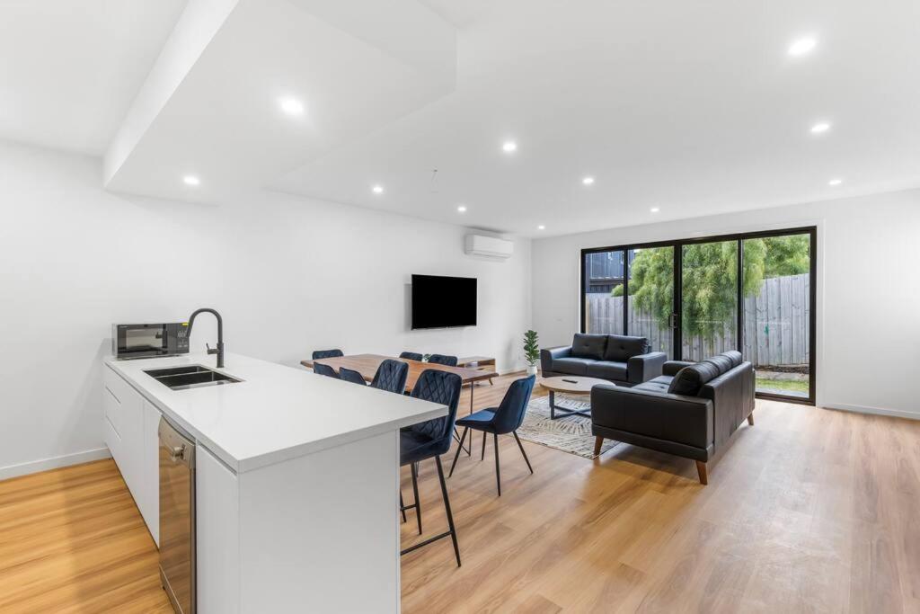 Three-Bedroom Villa photo 1