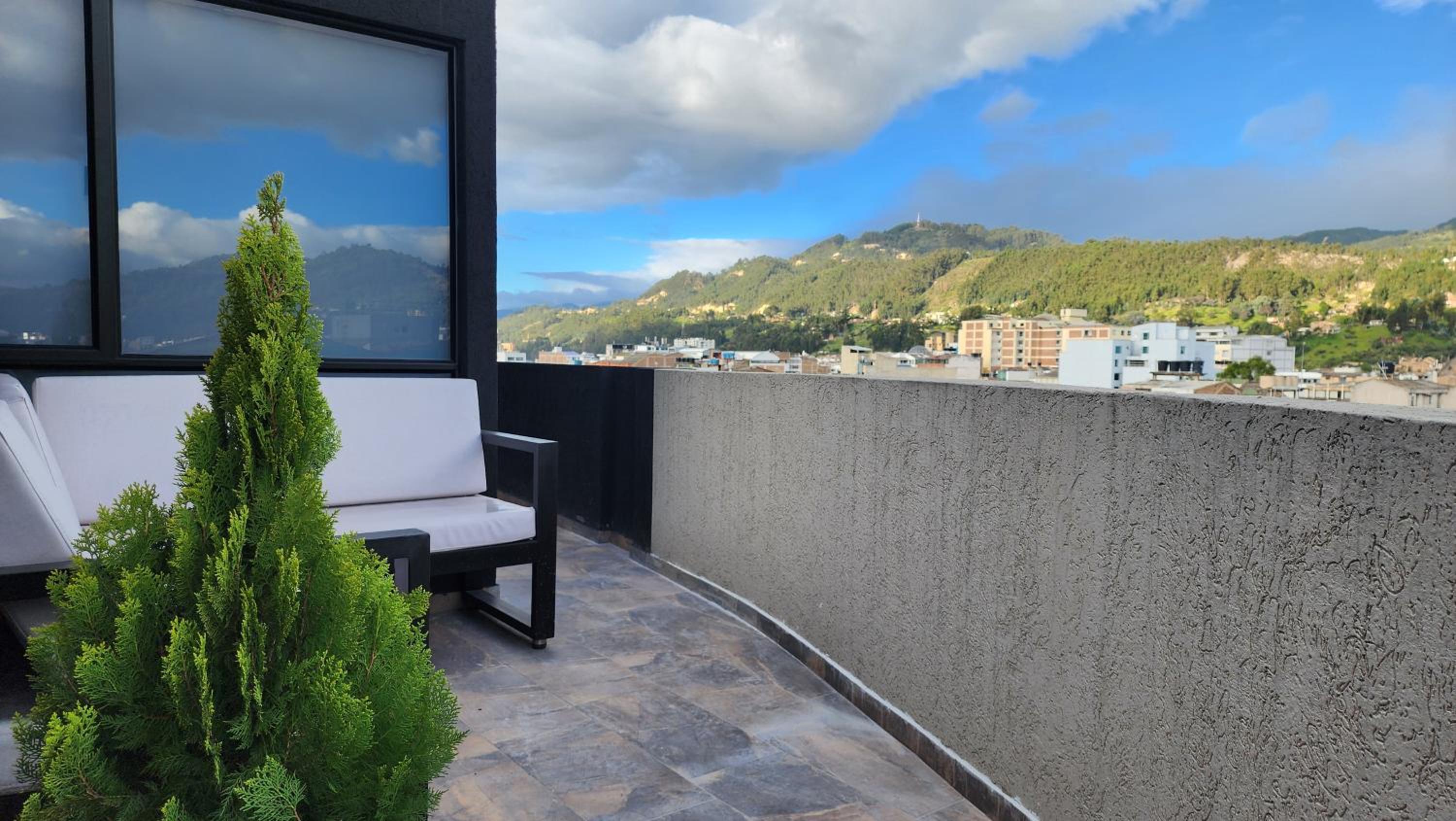 Two-Bedroom Apartment with Balcony and Terrace photo 2