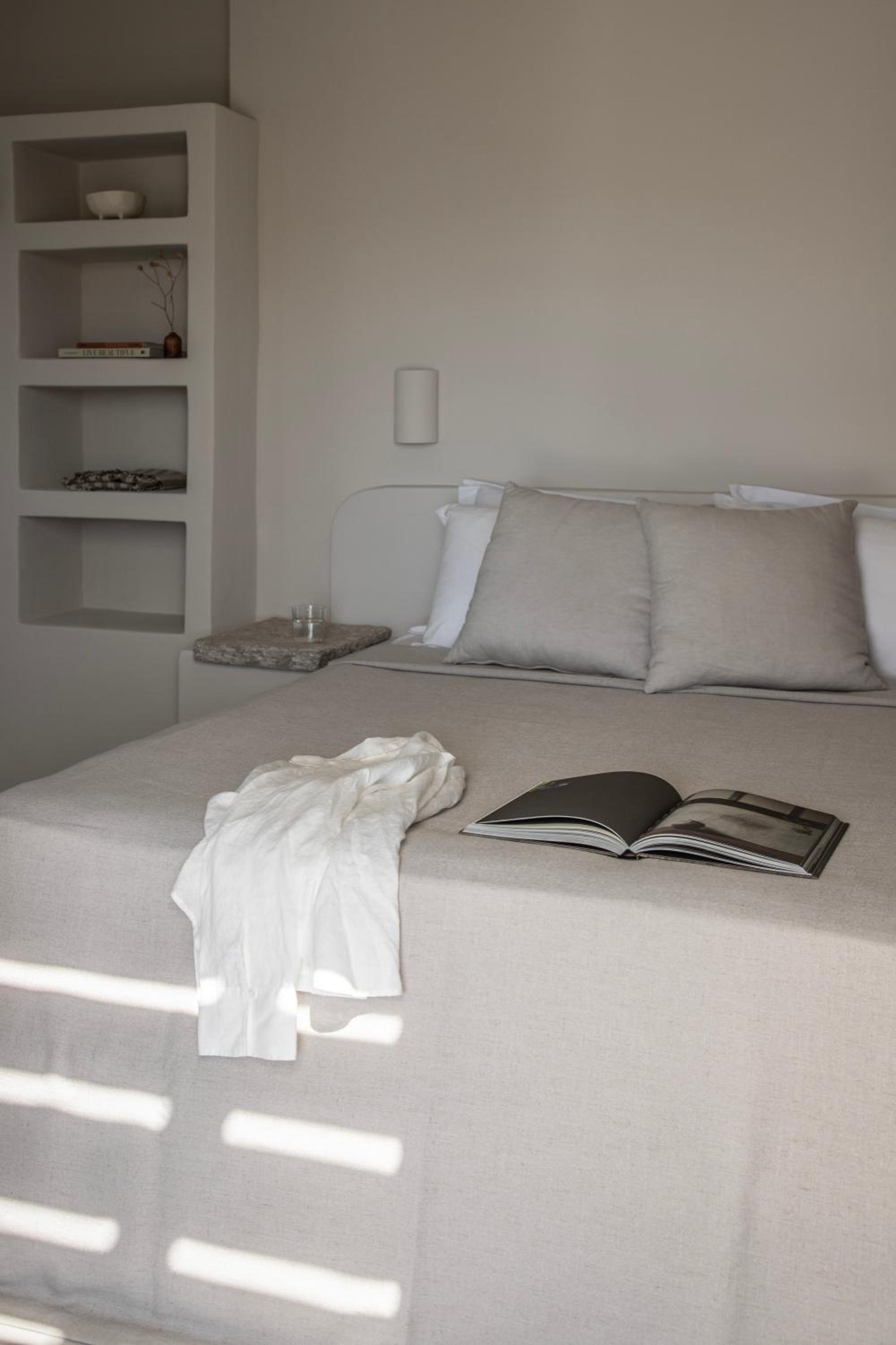 Studio Apartment with Balcony photo 3