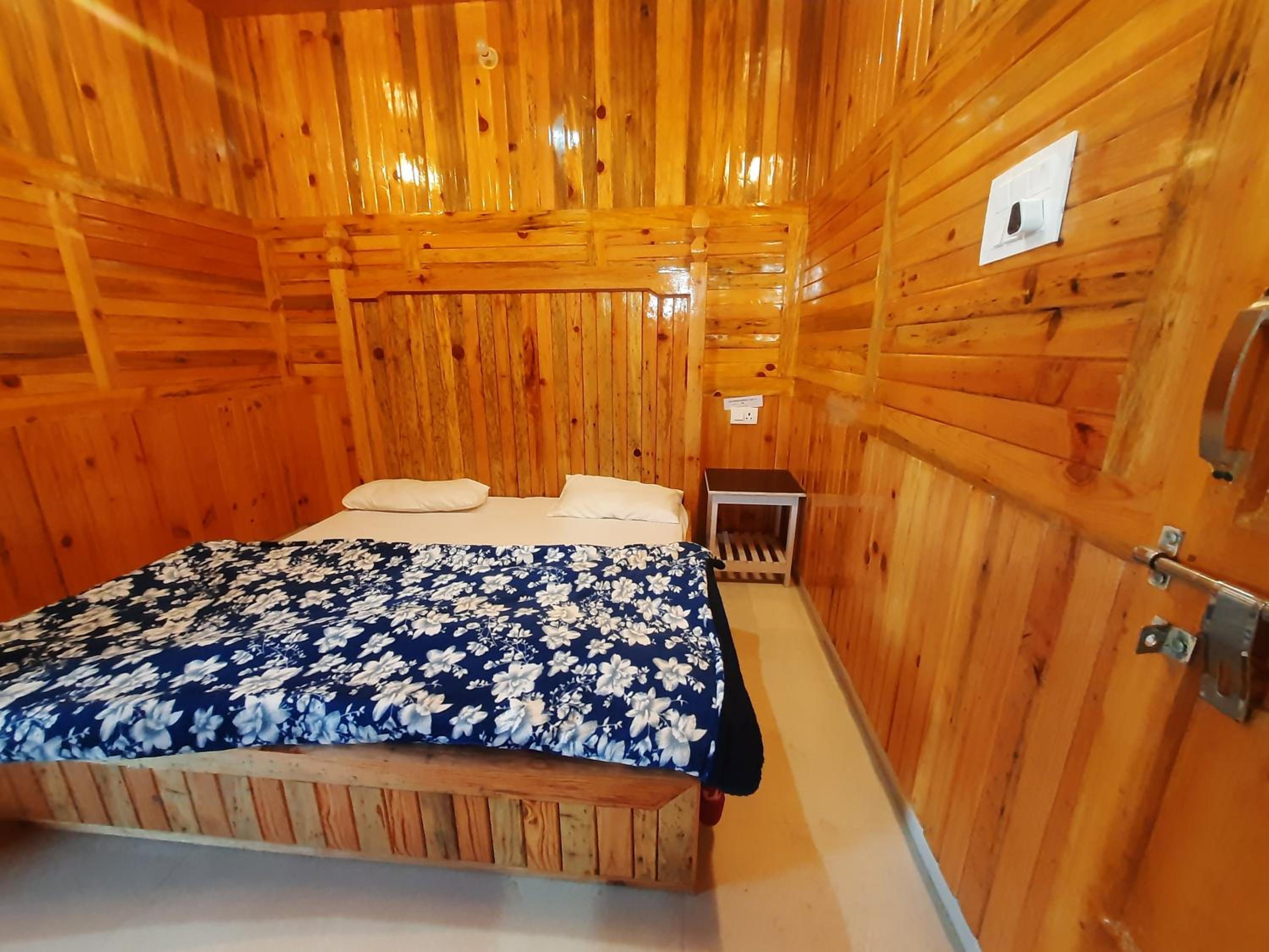 Deluxe Double or Twin Room with Mountain View photo 1