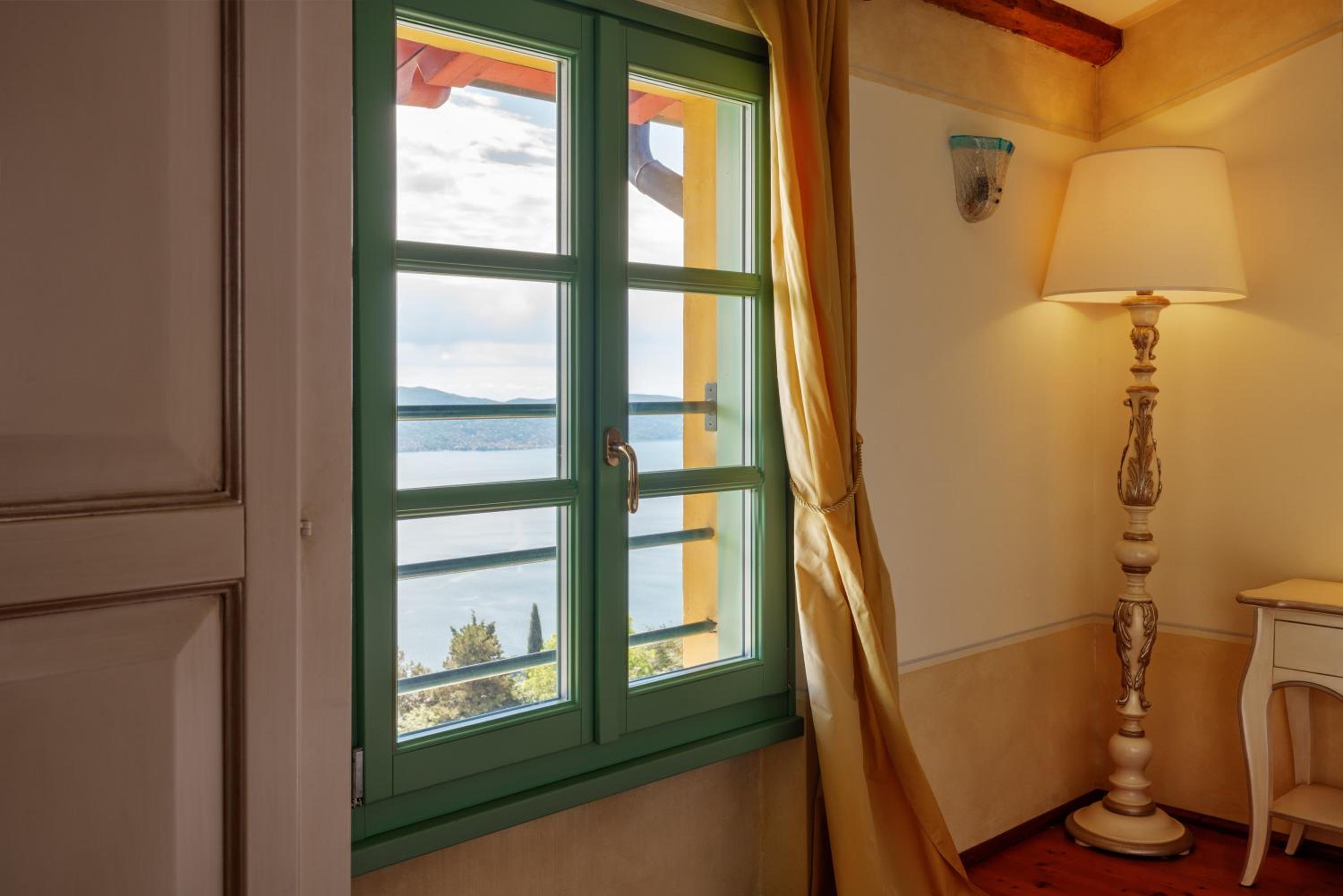 Junior Suite with Lake View - Villa - Photo 4