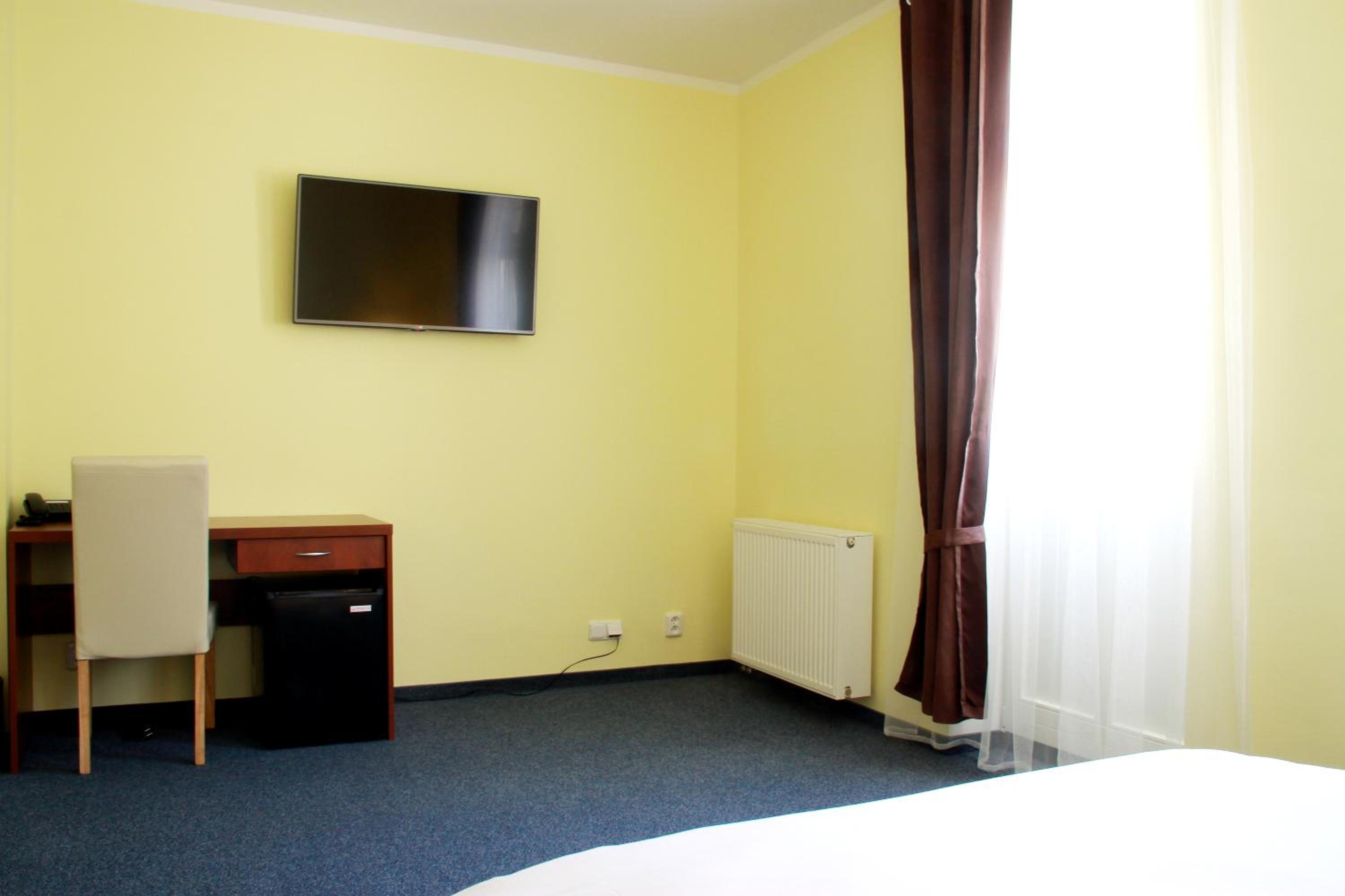 Grand Double Room with Balcony - Photo 5