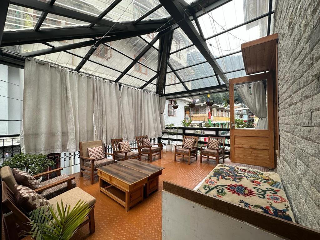 Double Room with Balcony photo 2