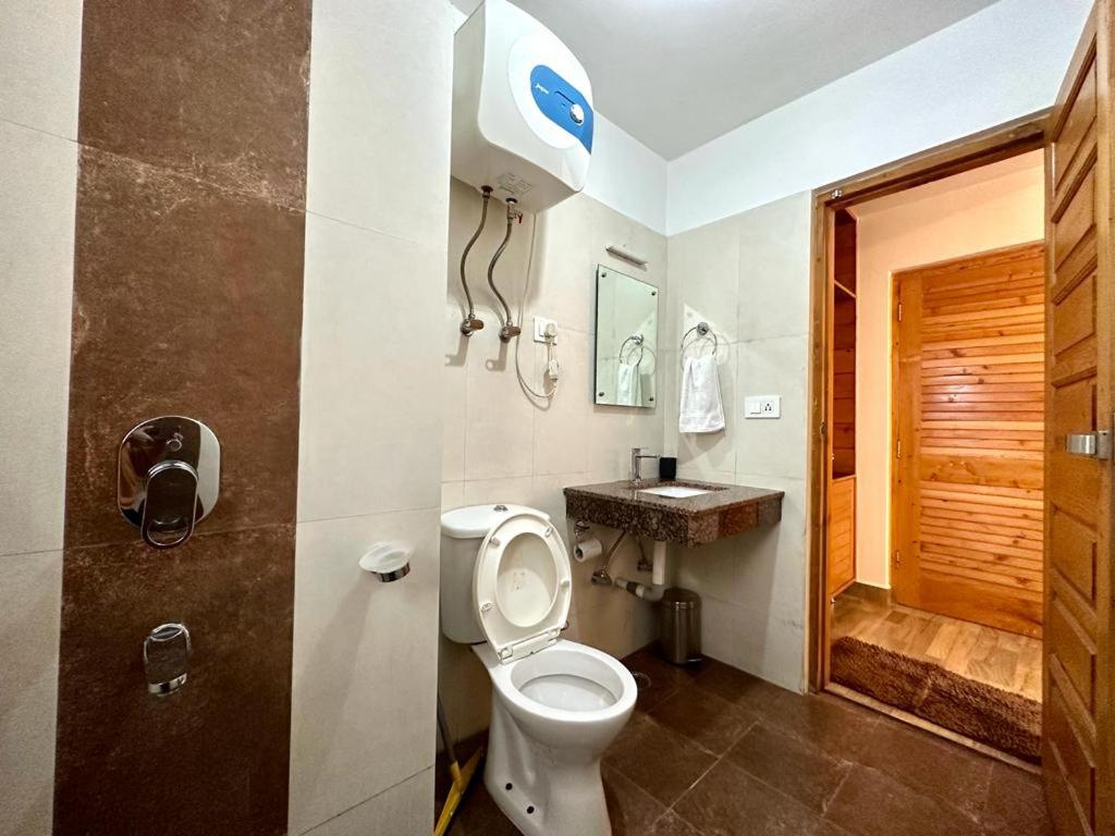 Double Room with Balcony photo 3