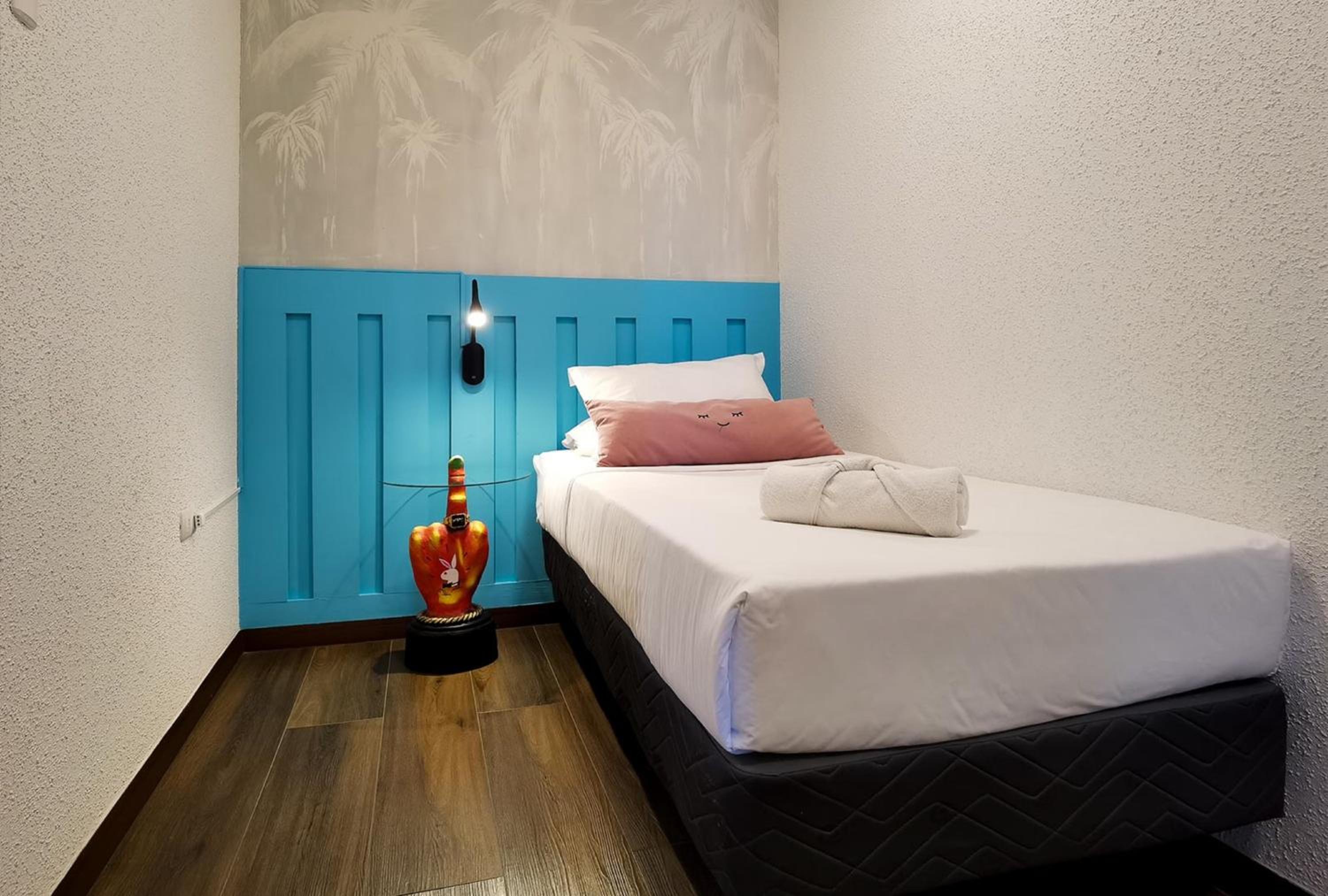 Single Room with Private Bathroom photo 3