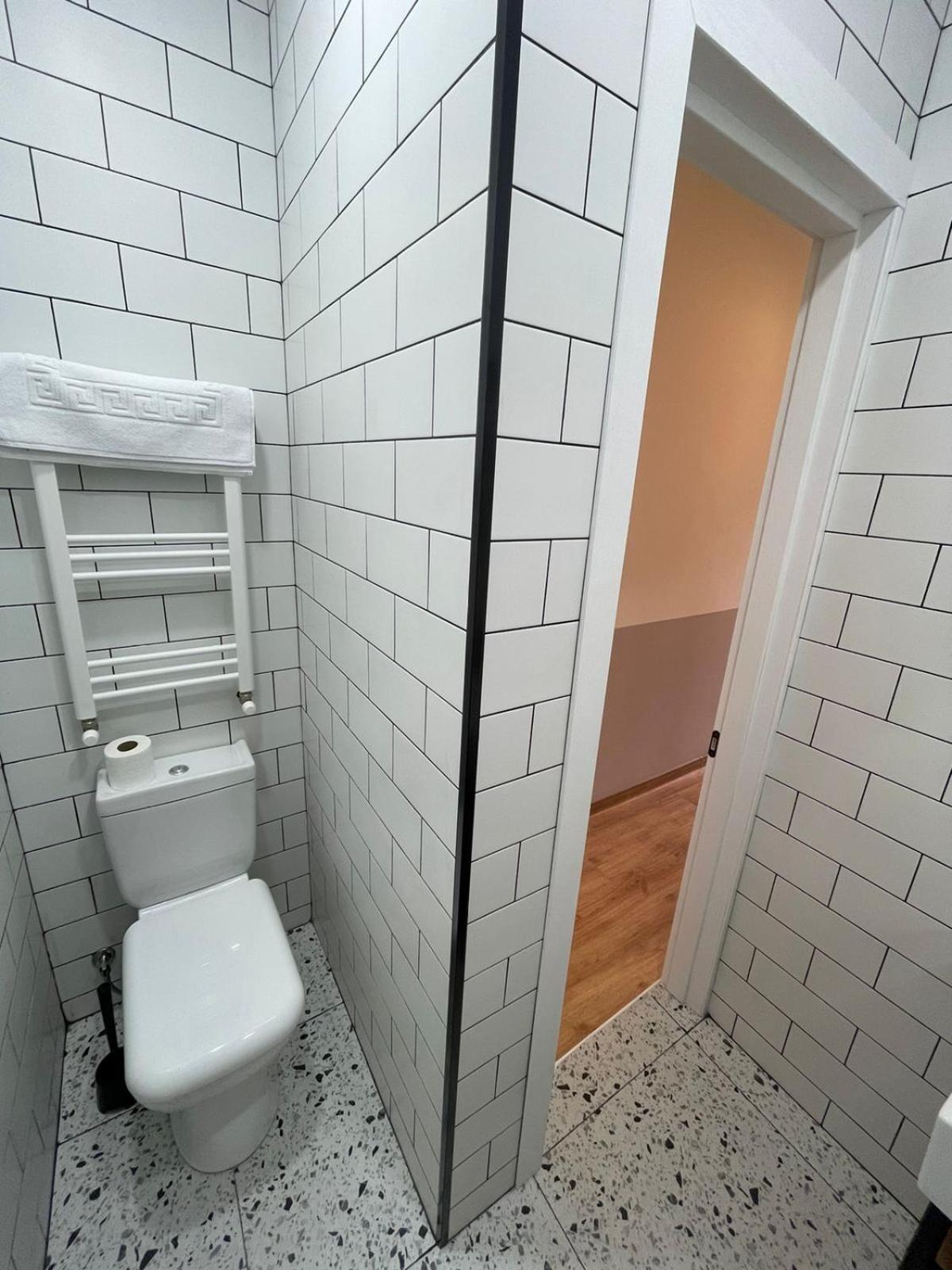 Budget Twin Room photo 3