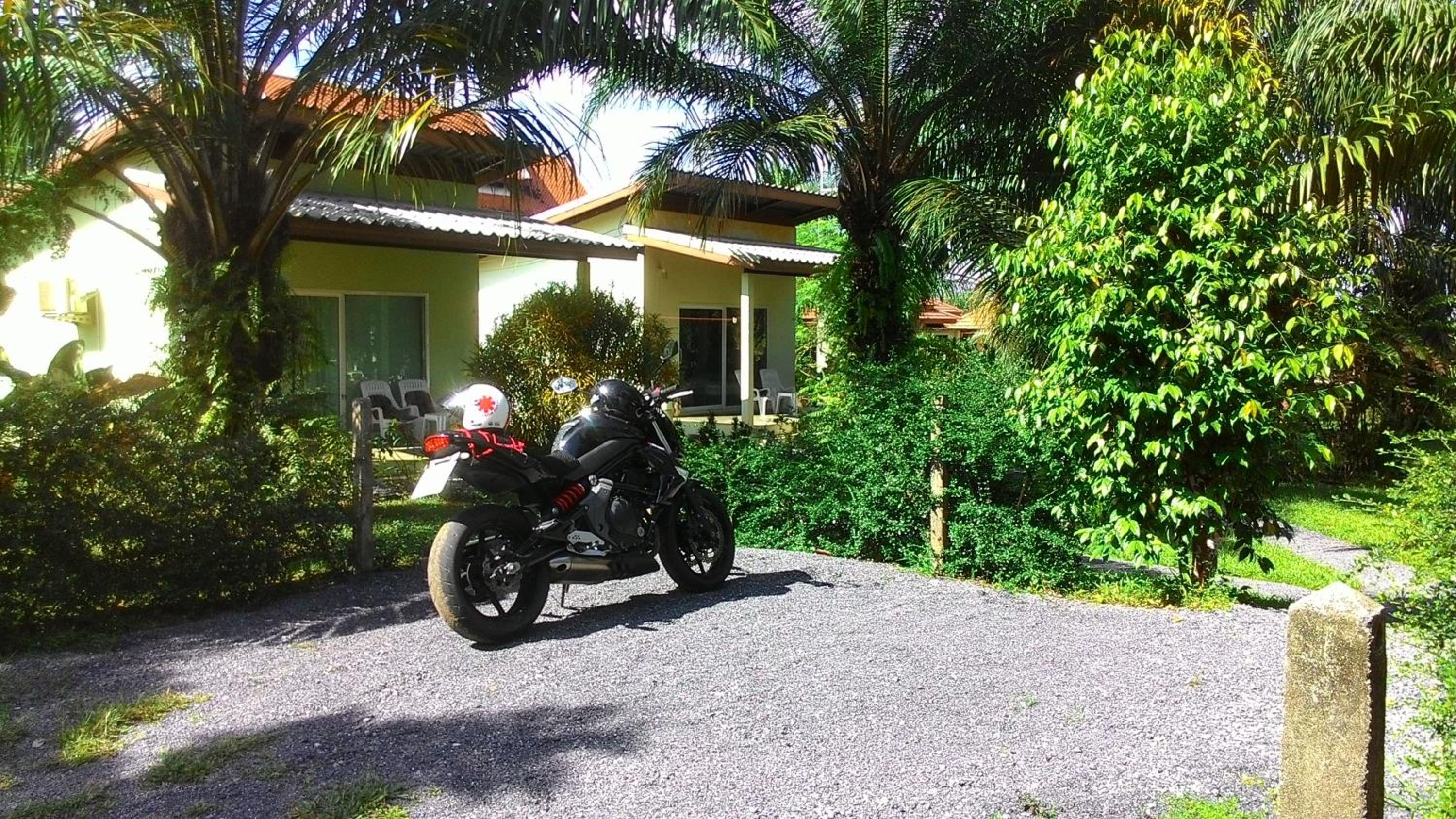 Deluxe Bungalow photo 2