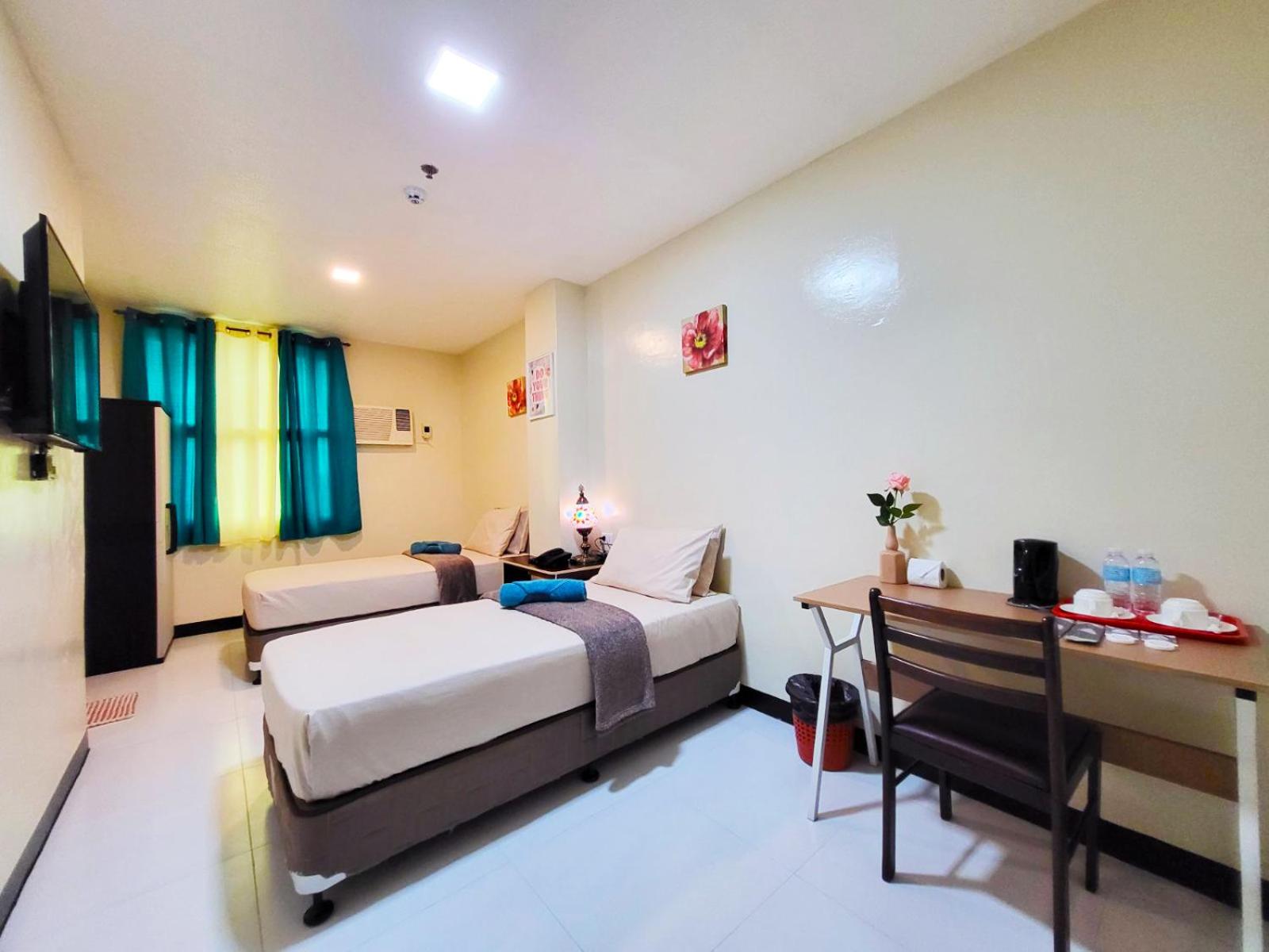 Standard Twin Room - Photo 2