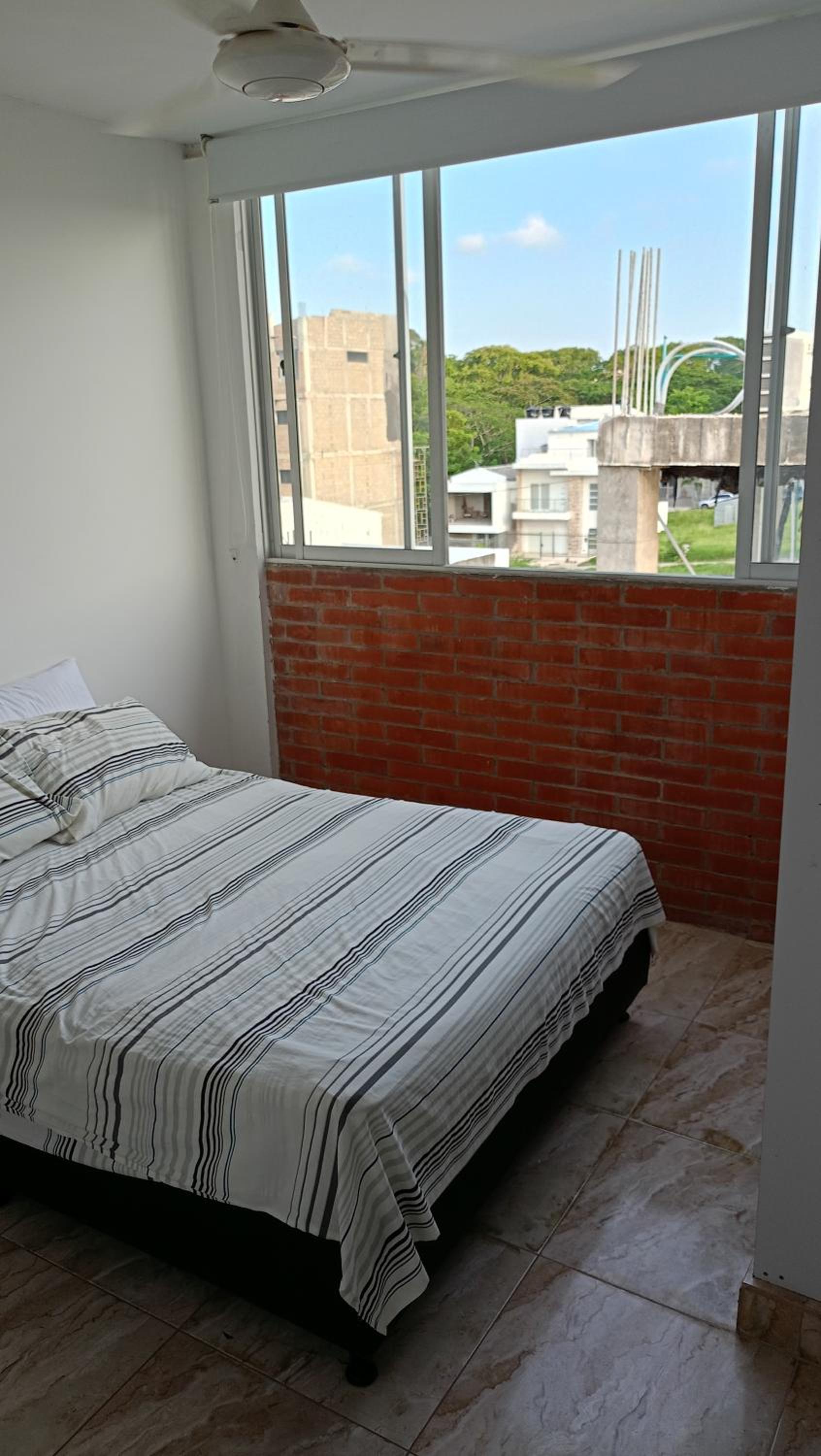 One-Bedroom Apartment photo 2