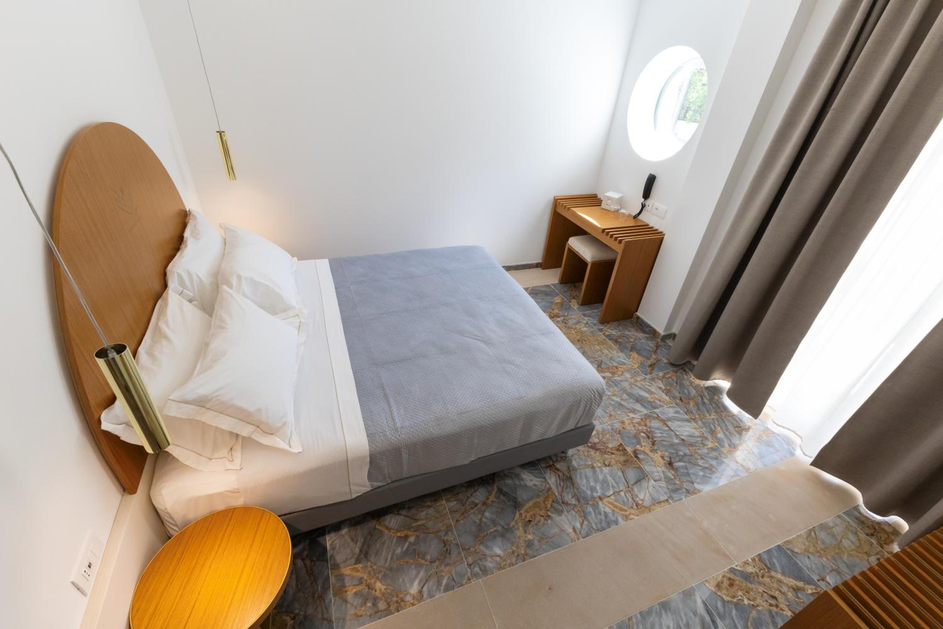 King Room with Spa Bath
