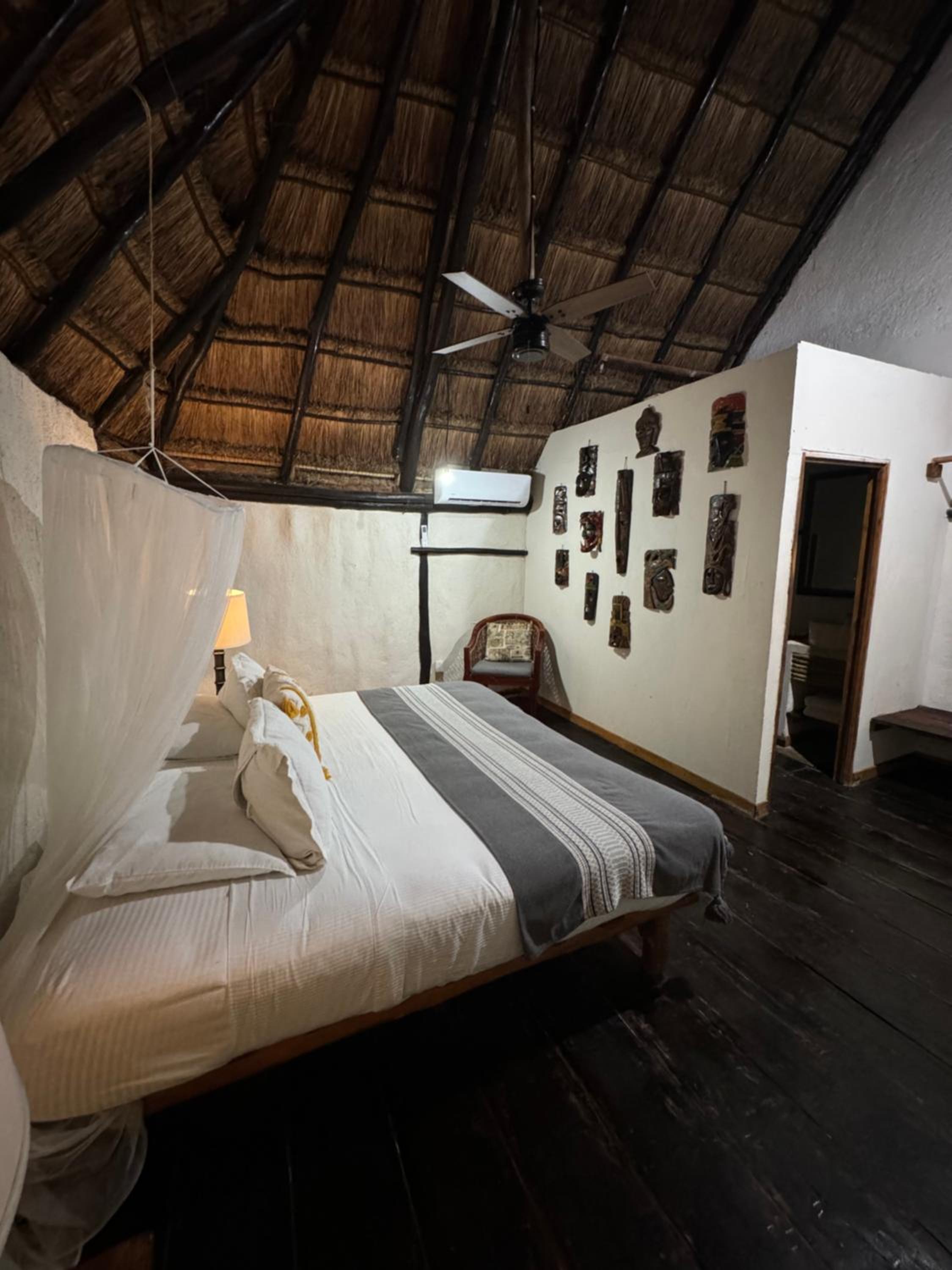 Standard King Room - Photo 4