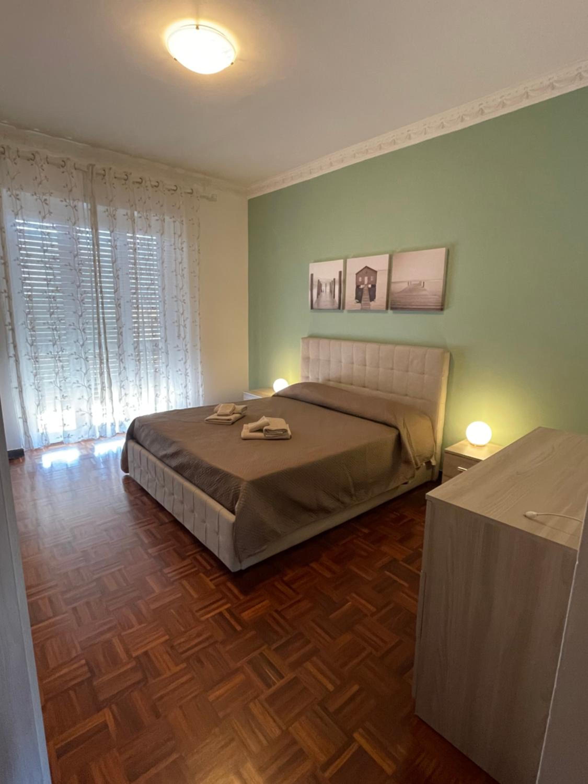 One-Bedroom Apartment photo 1