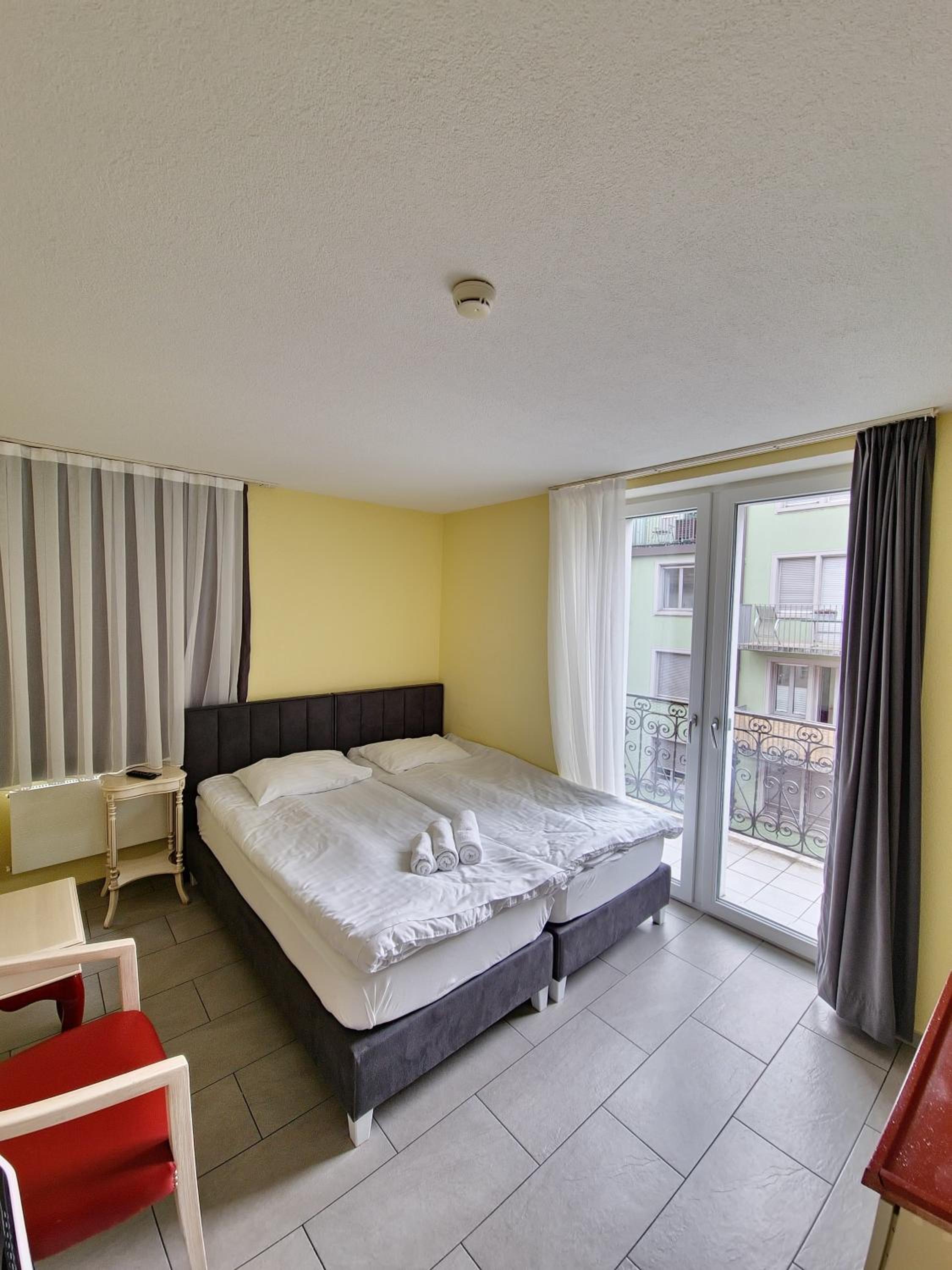 Double Room with Private Bathroom photo 2