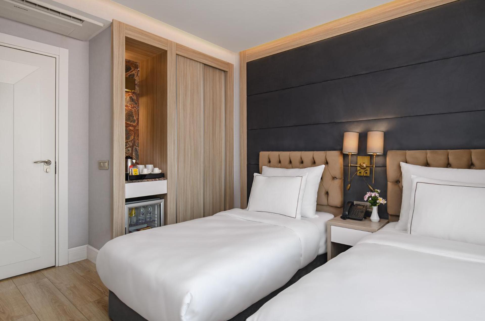 Standard Twin Room photo 2