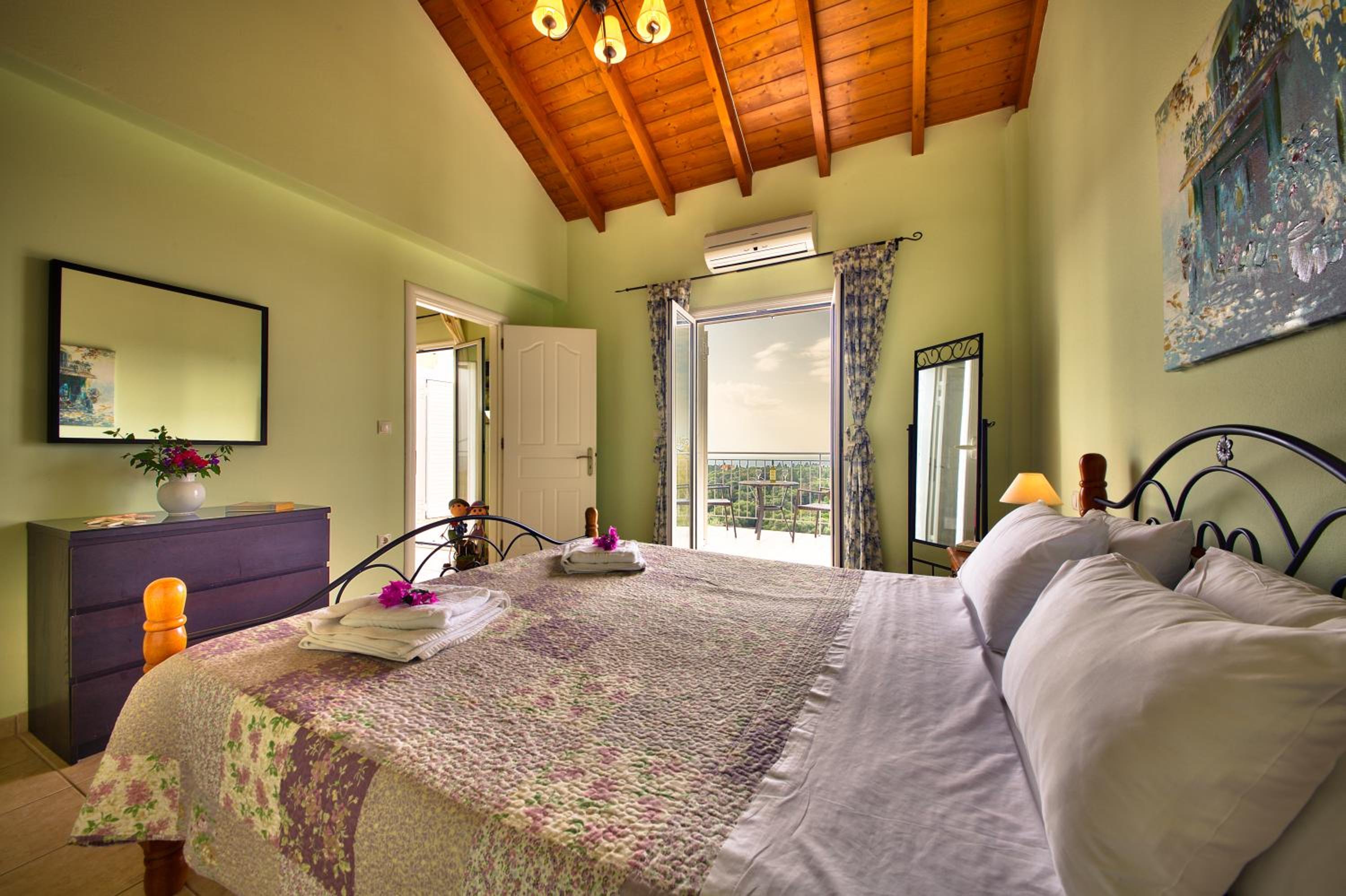 Three-Bedroom Villa photo 1
