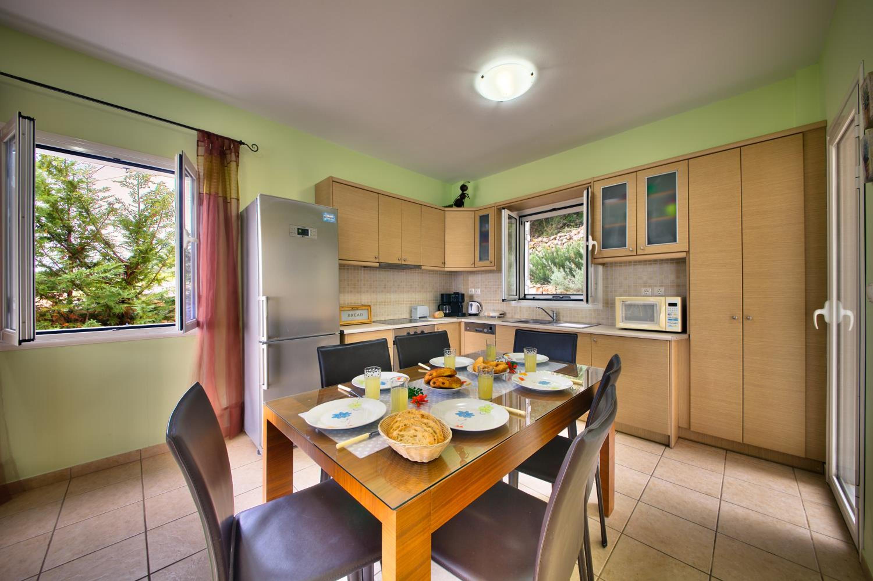 Three-Bedroom Villa photo 2
