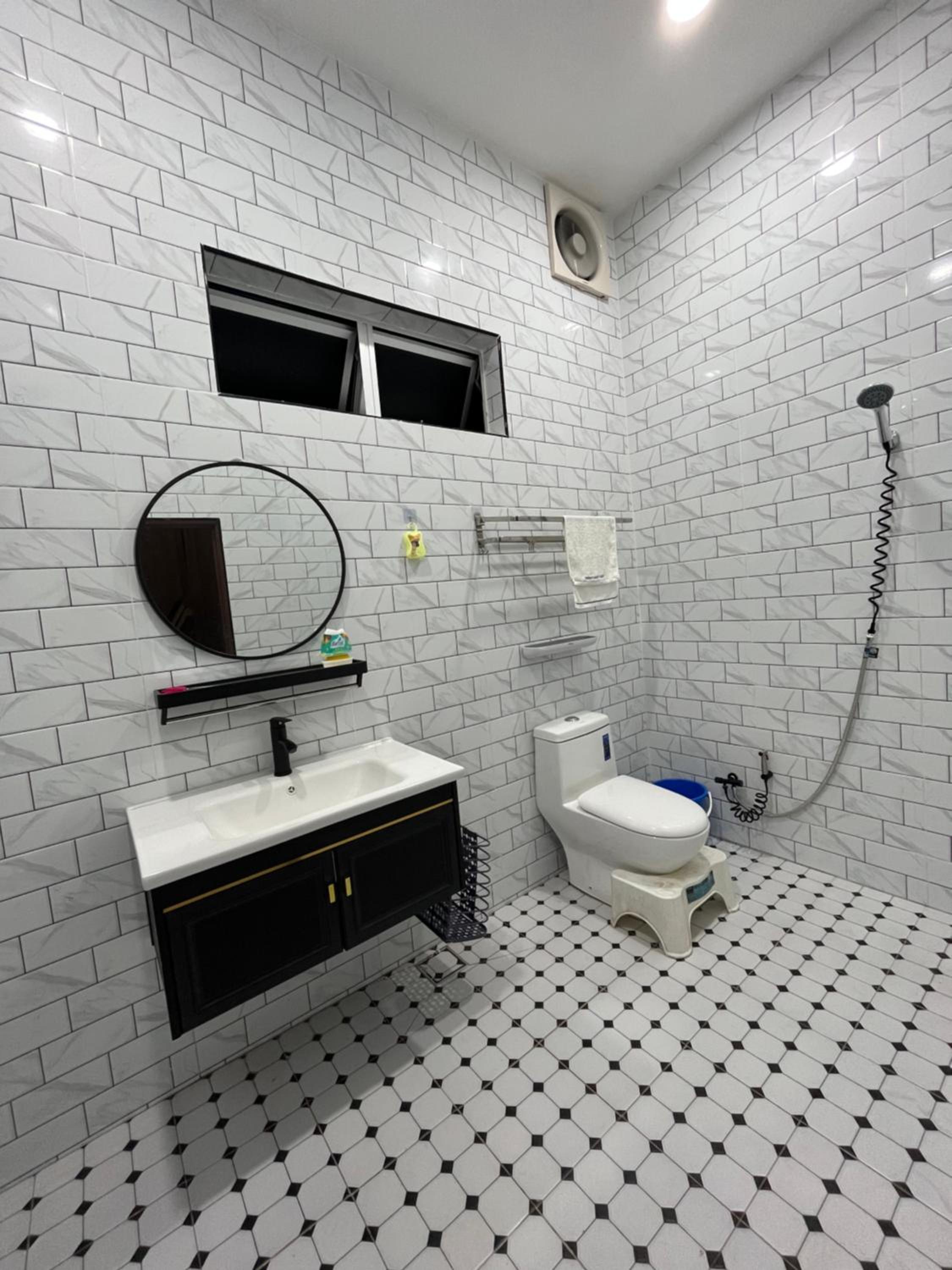 Three-Bedroom House photo 2